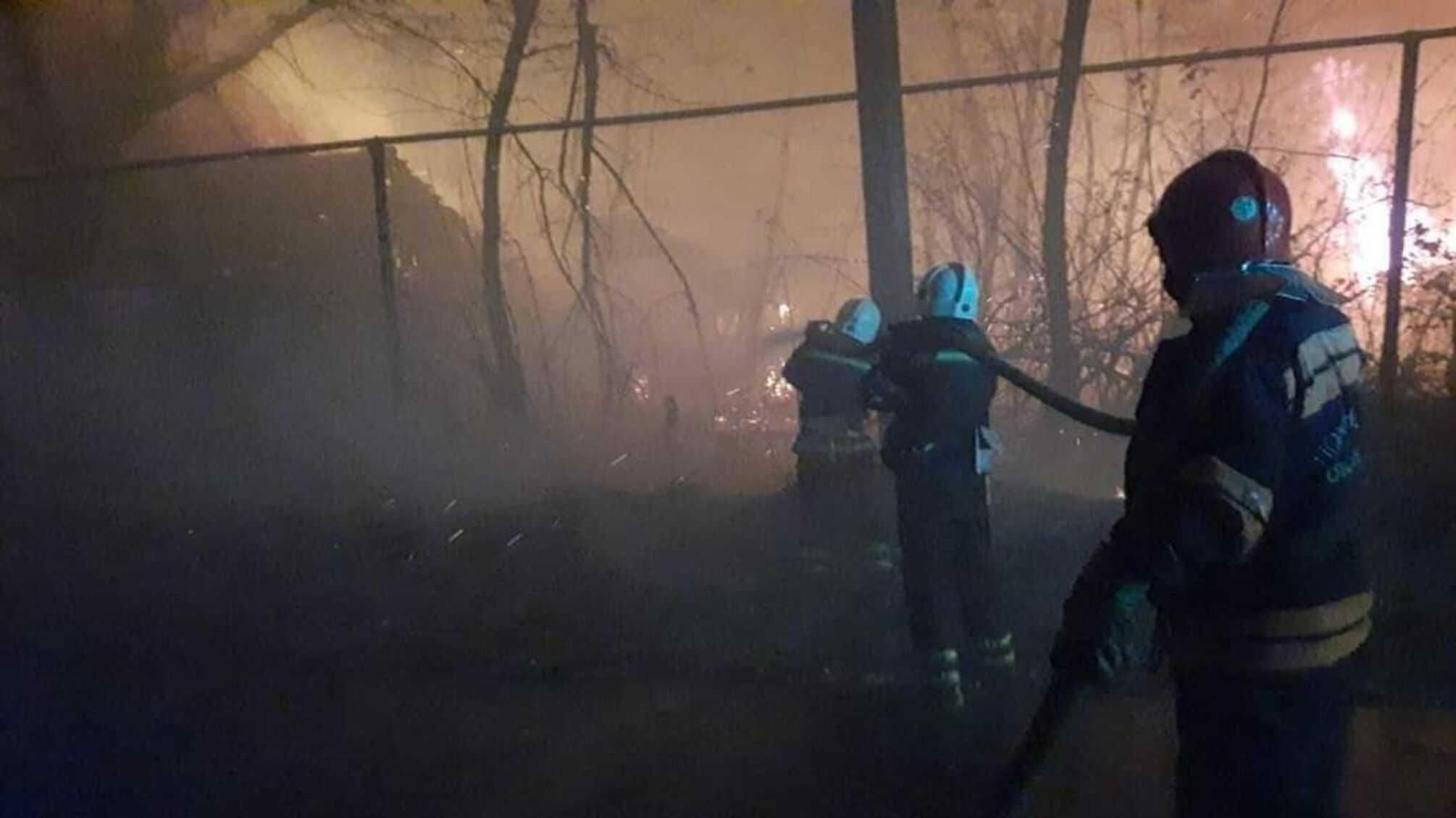 На Луганщині під обстріл потрапили рятувальники, є поранені