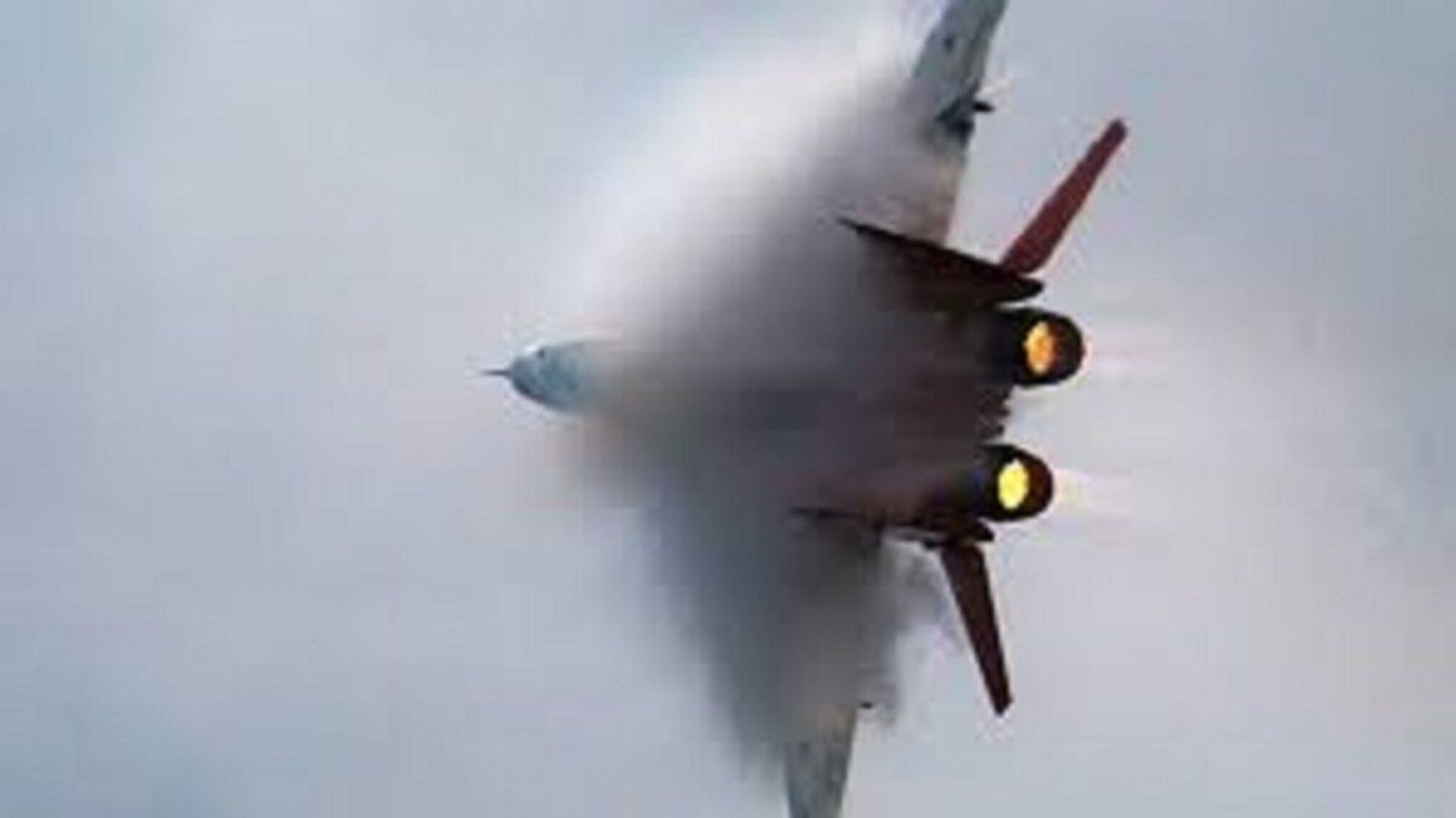 самолет истребитель Су-34 дым