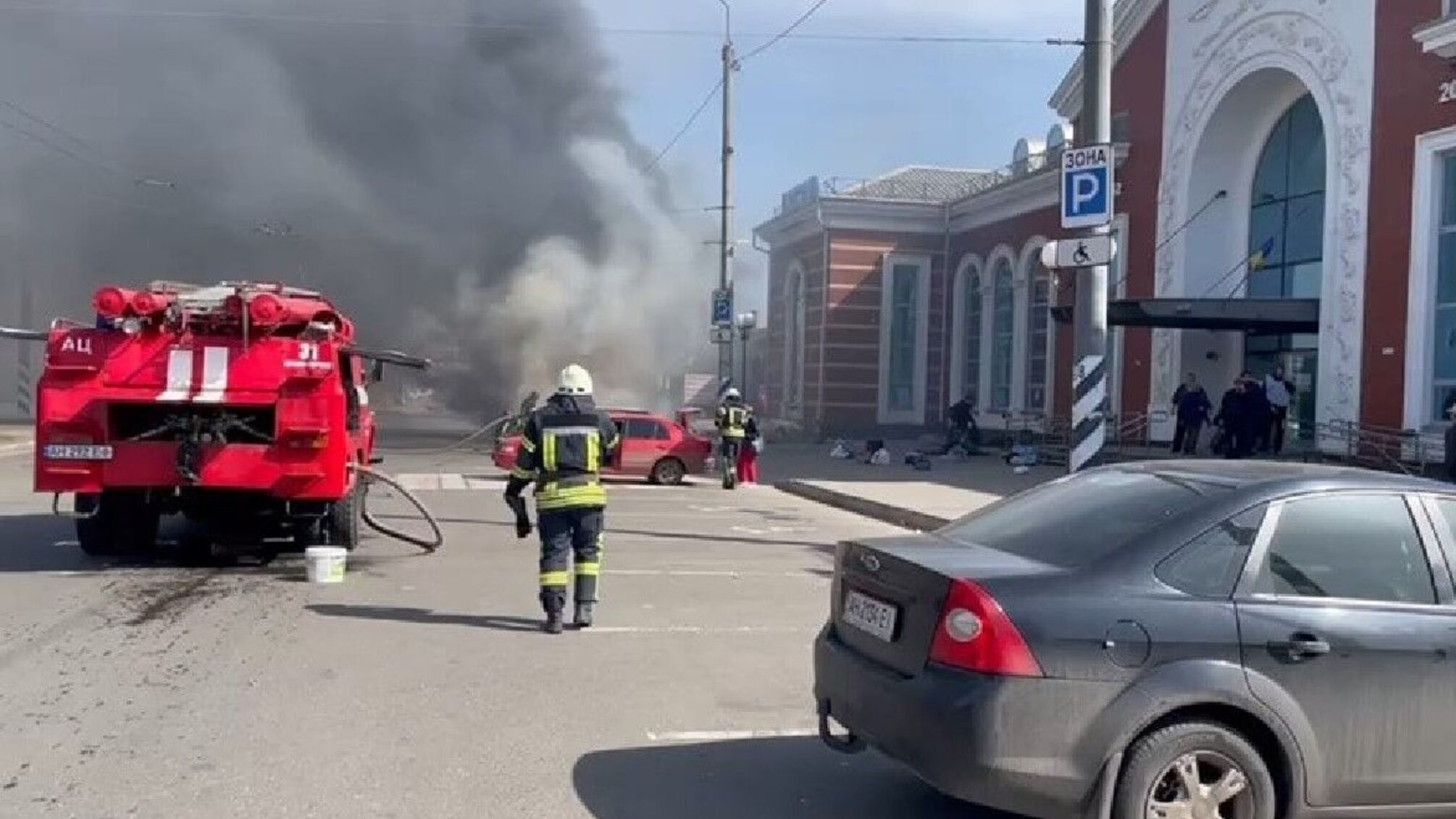 В сети появилось видео запуска ракеты, которая, вероятно, ударила по вокзалу Краматорска.