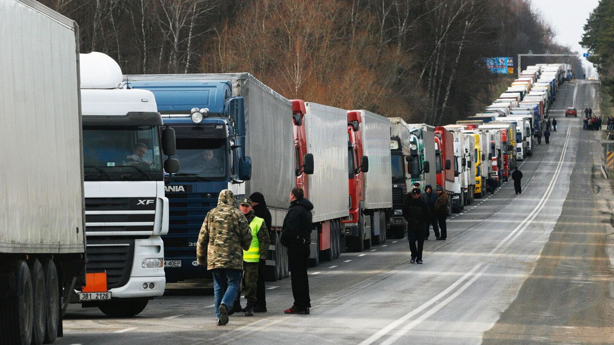 Вантажівки з росії та Білорусі мають 7 днів, щоб виїхати з ЄС