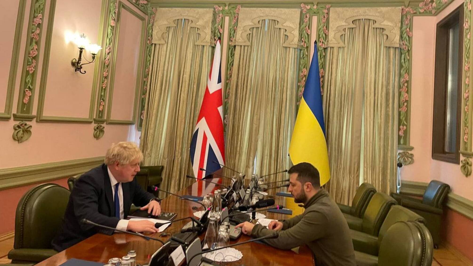 Борис Джонсон – с срочным визитом в Киеве