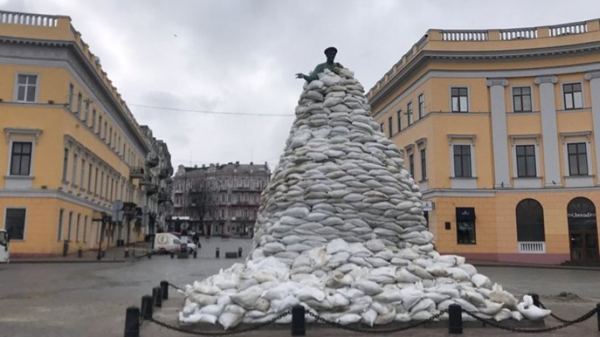 памятник герцогу в одессе война