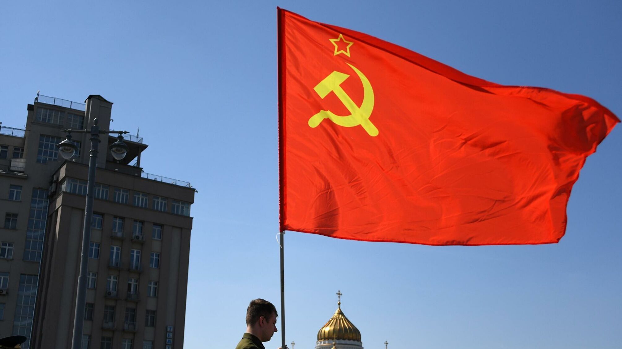 В госдуме рф предложили сделать флаг СССР государственным