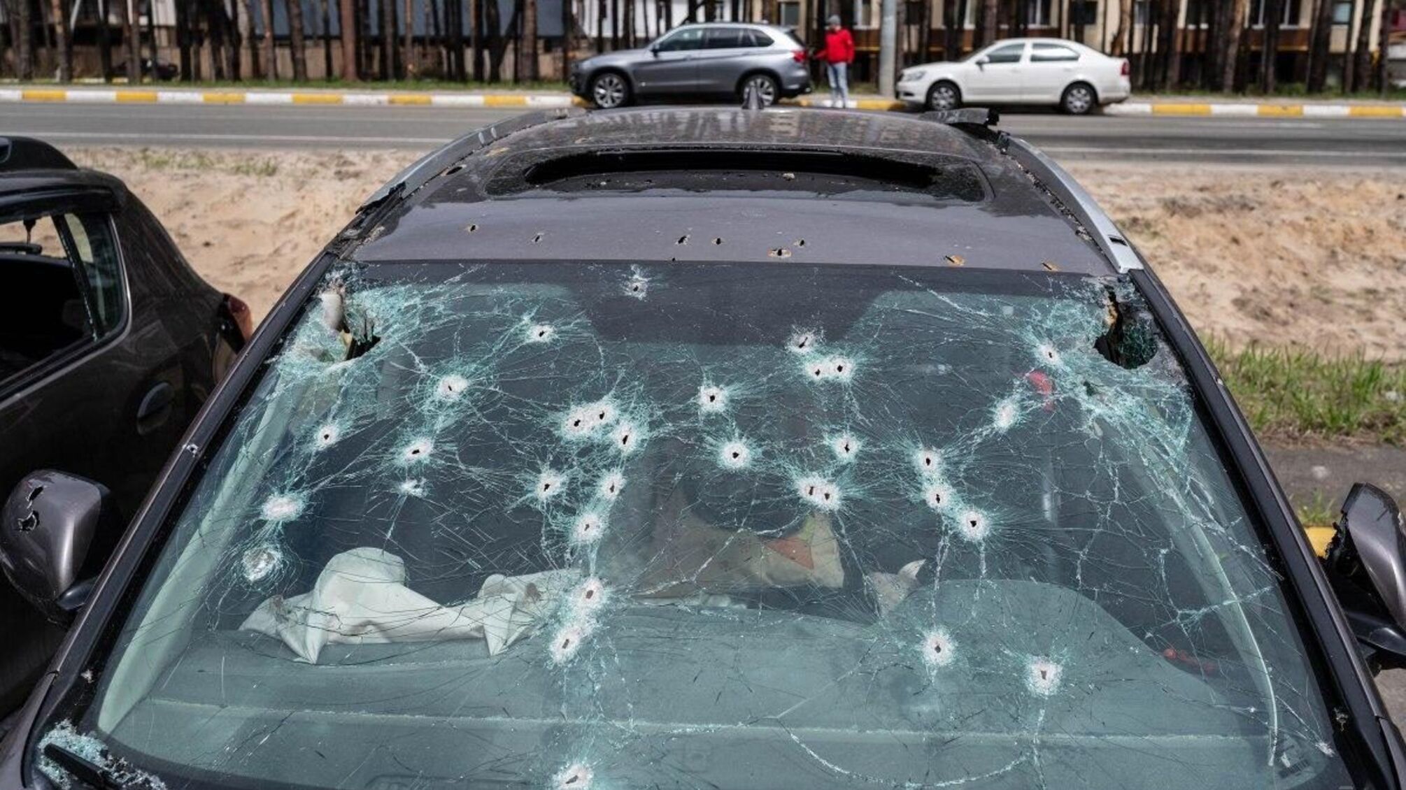 Росіяни обстріляли автоколону з цивільними на Херсонщині, є жертви