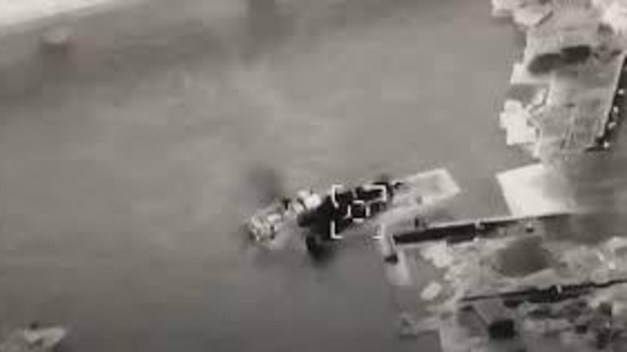Оккупанты пытаются подлатать флот 'утопленниками': россияне поднимают со дна моря катер 'Раптор'
