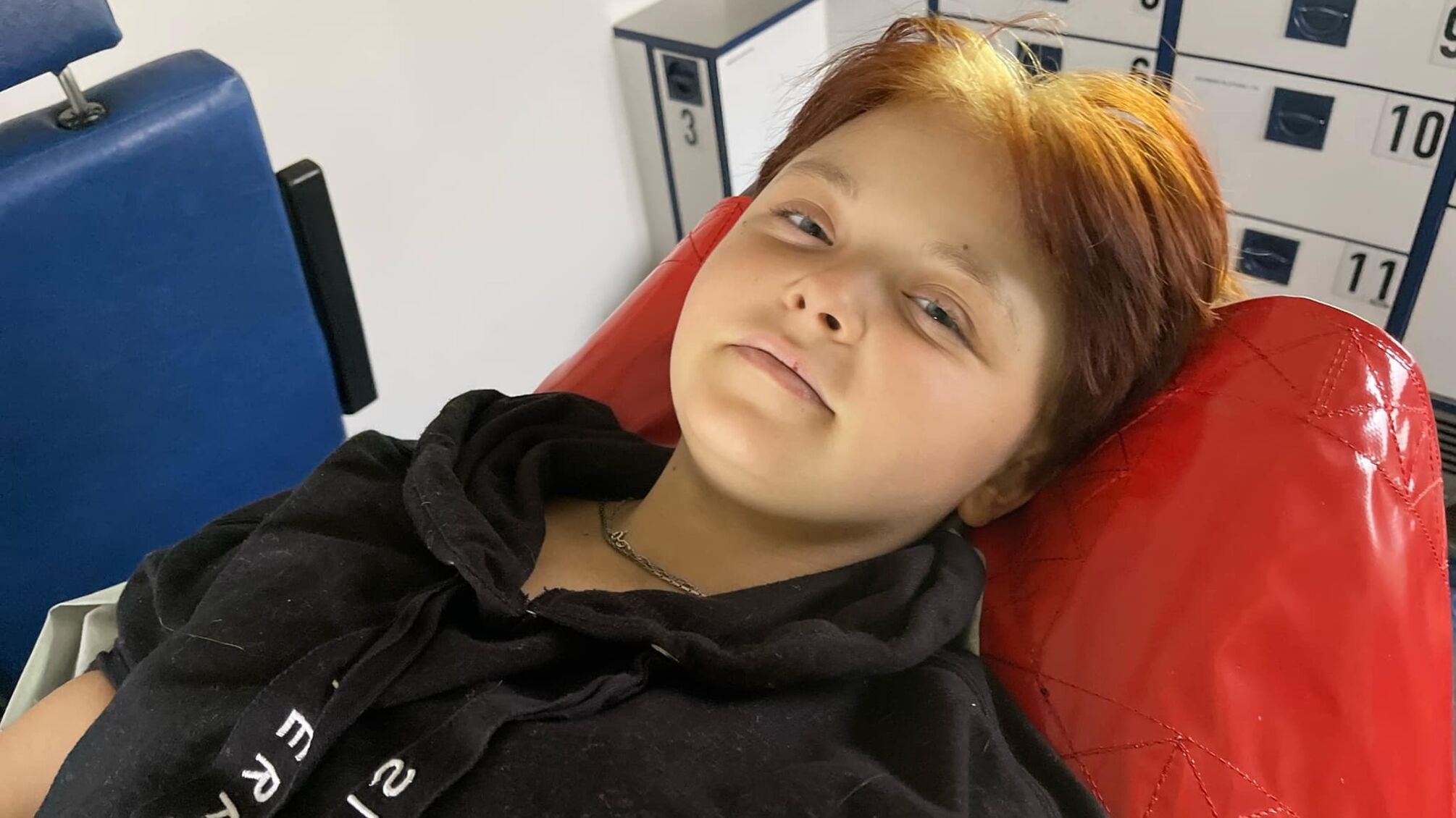 Дівчинка у 'швидкій допомозі'