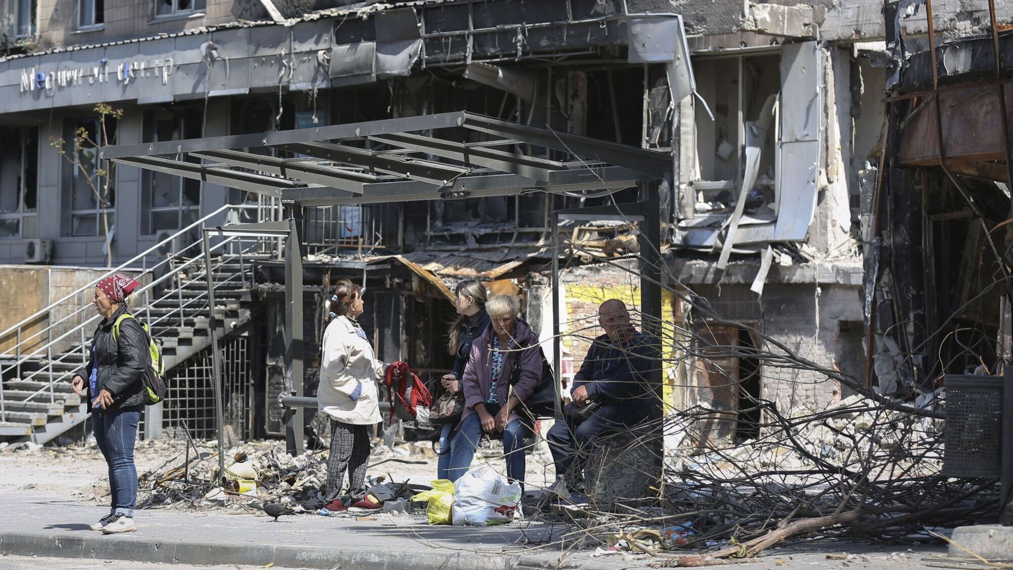 У Маріуполі окупанти готуються зносити будинки, які постраждали від їхніх обстрілів, – радник мера