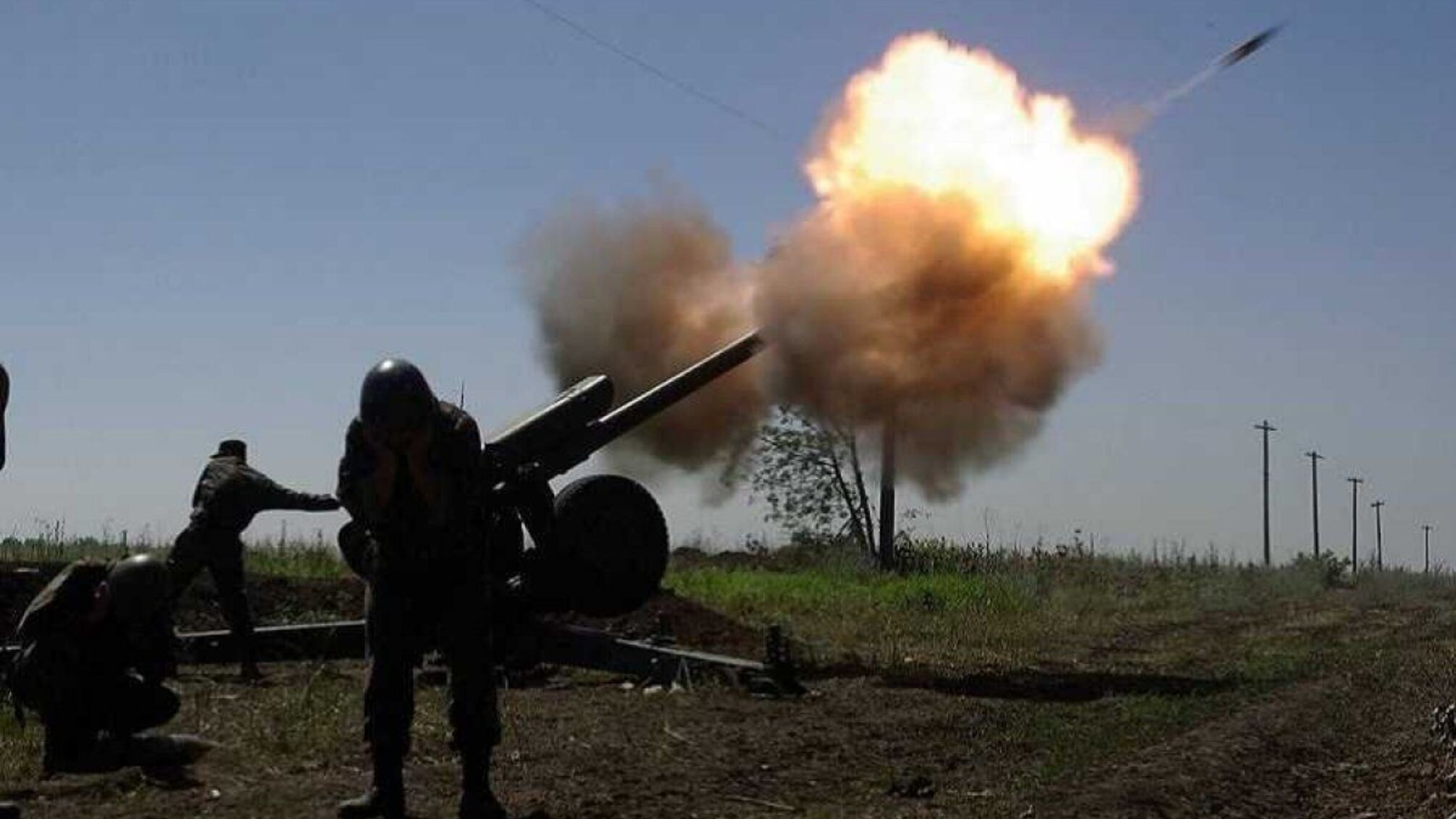 В Харьковской области россияне попали из артиллерии в жилой дом: есть погибшая