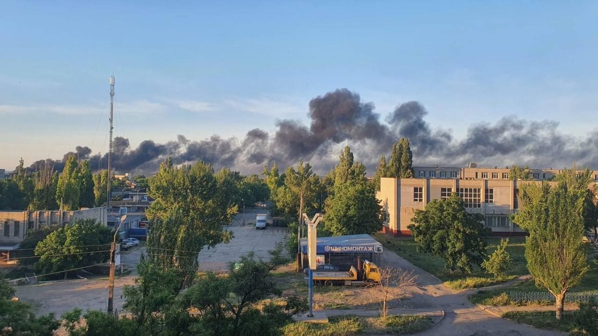 В окупованому Бердянську гучно: вибух на території заводу (відео)