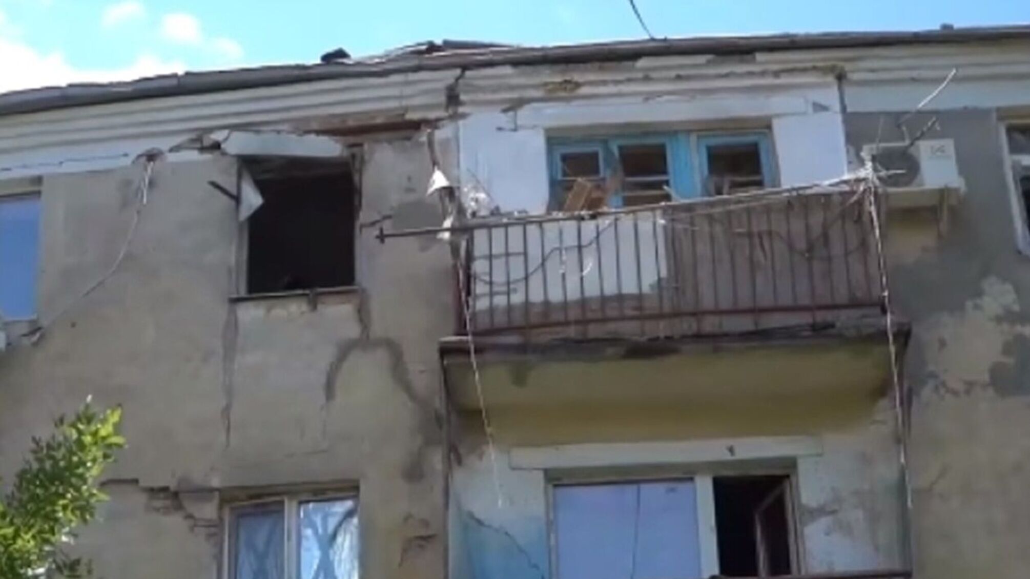 дом после обстрела