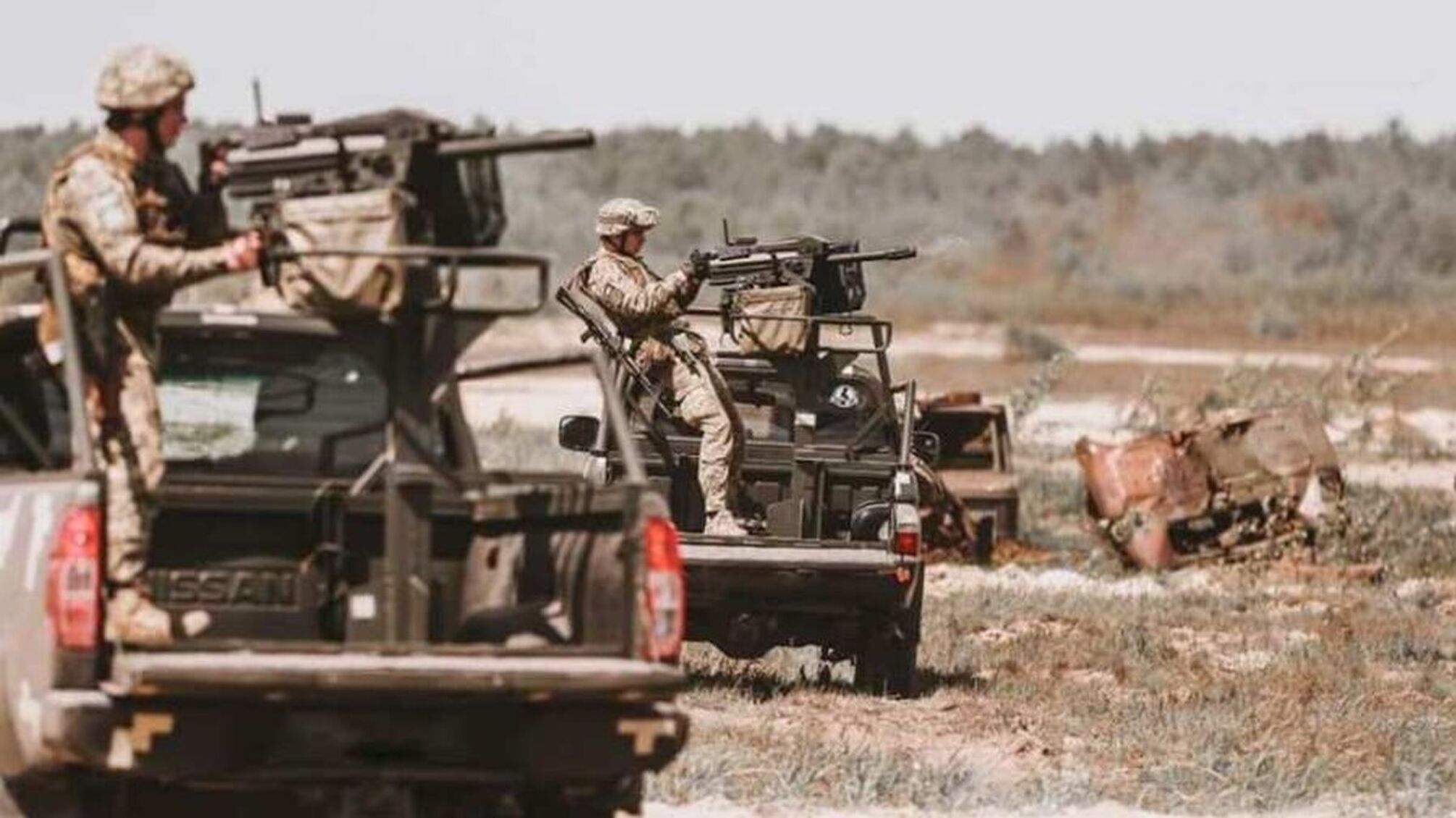 солдаты военные танк