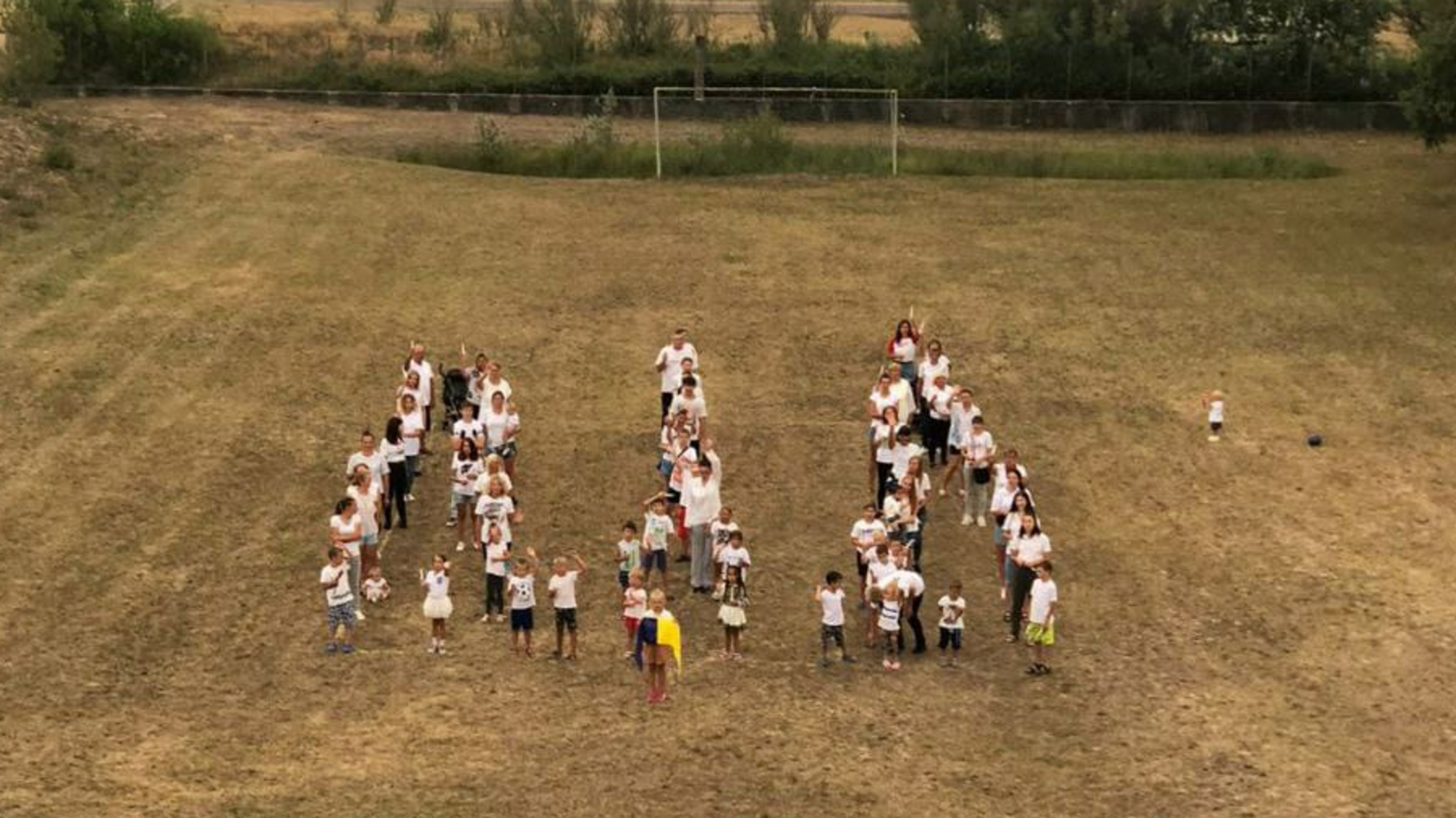 Українці в Італії влаштували флешмоб до Дня пам’яті жертв війни