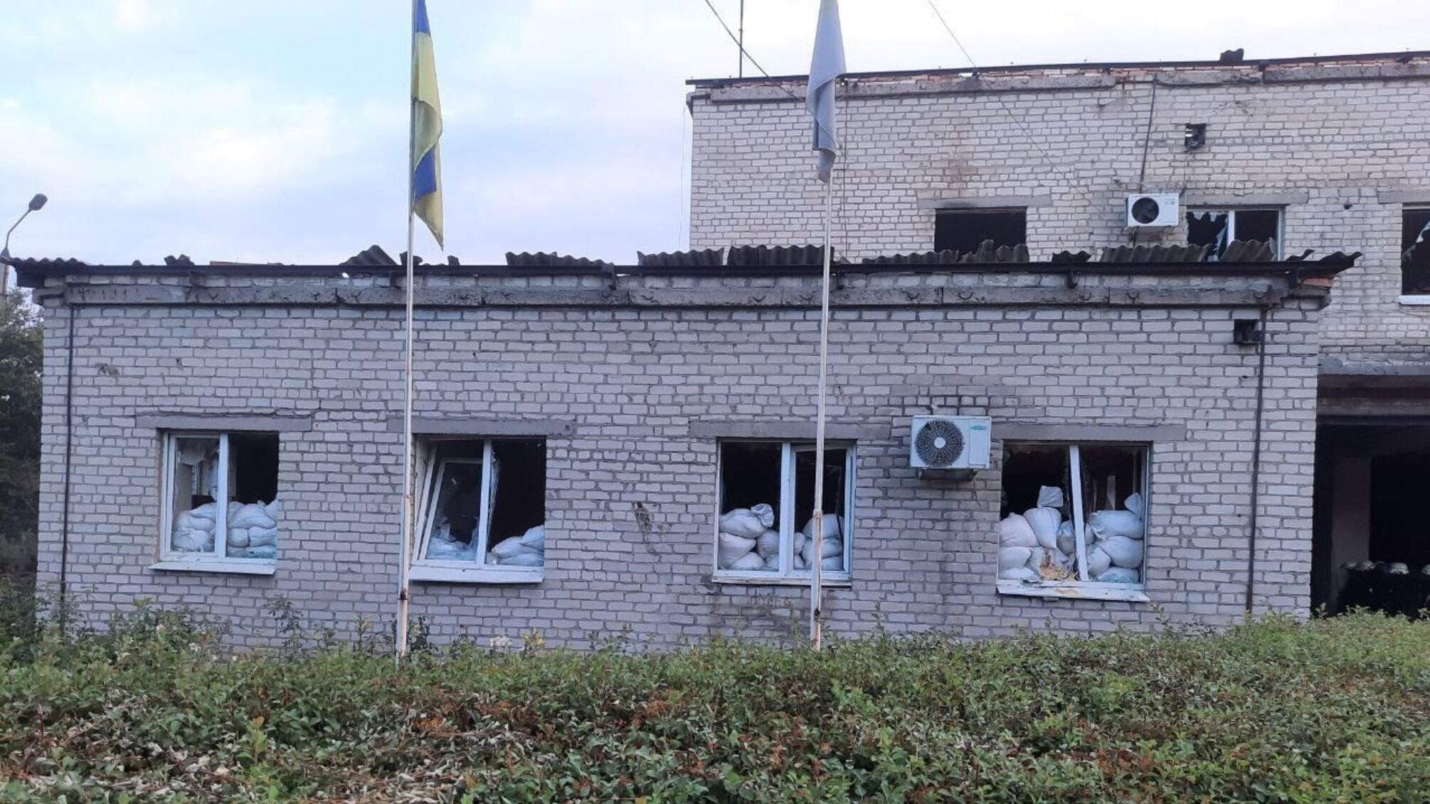 здание после обстрела