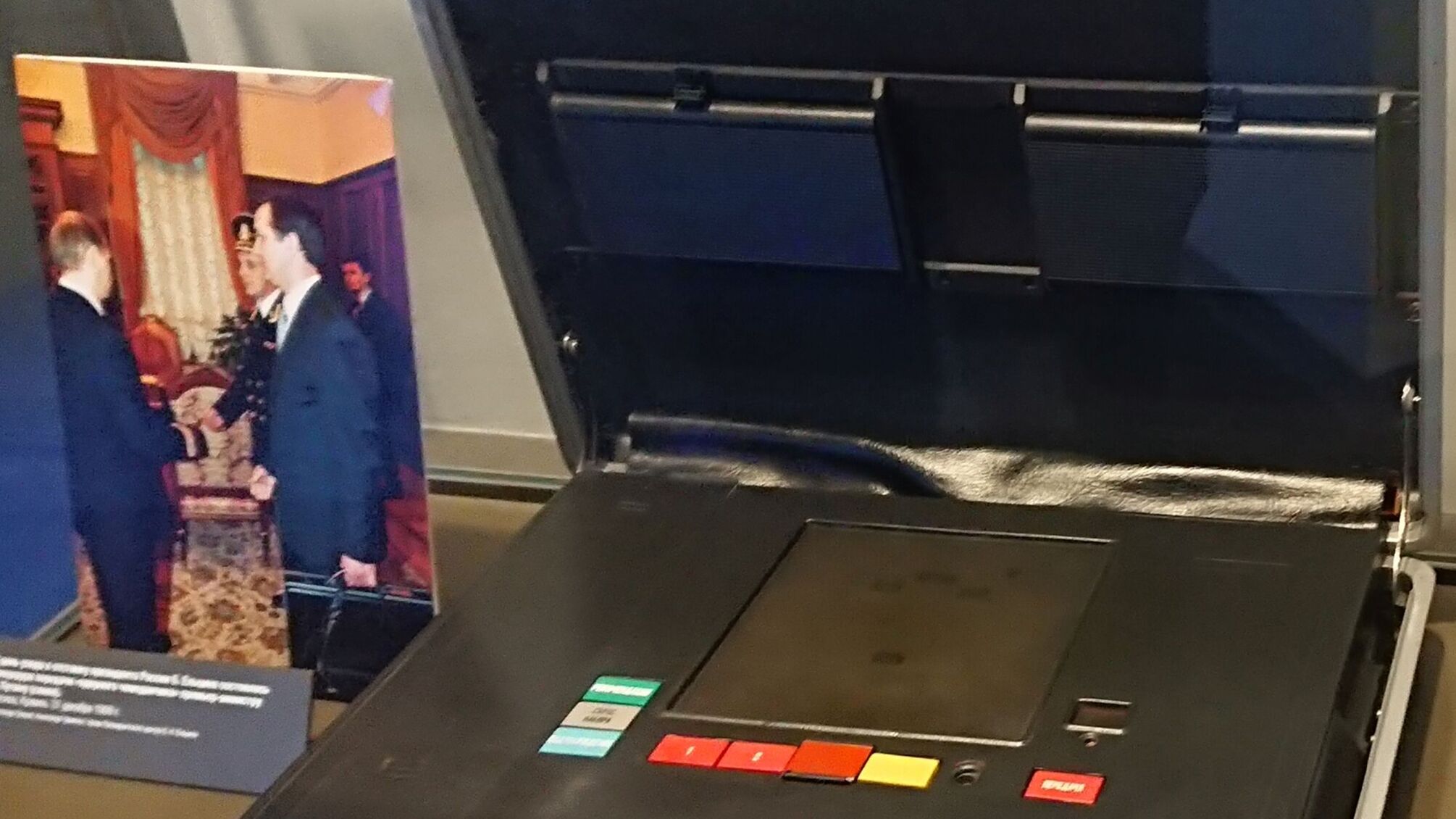 Вадим Зимин был держателем ядерных кодов путина