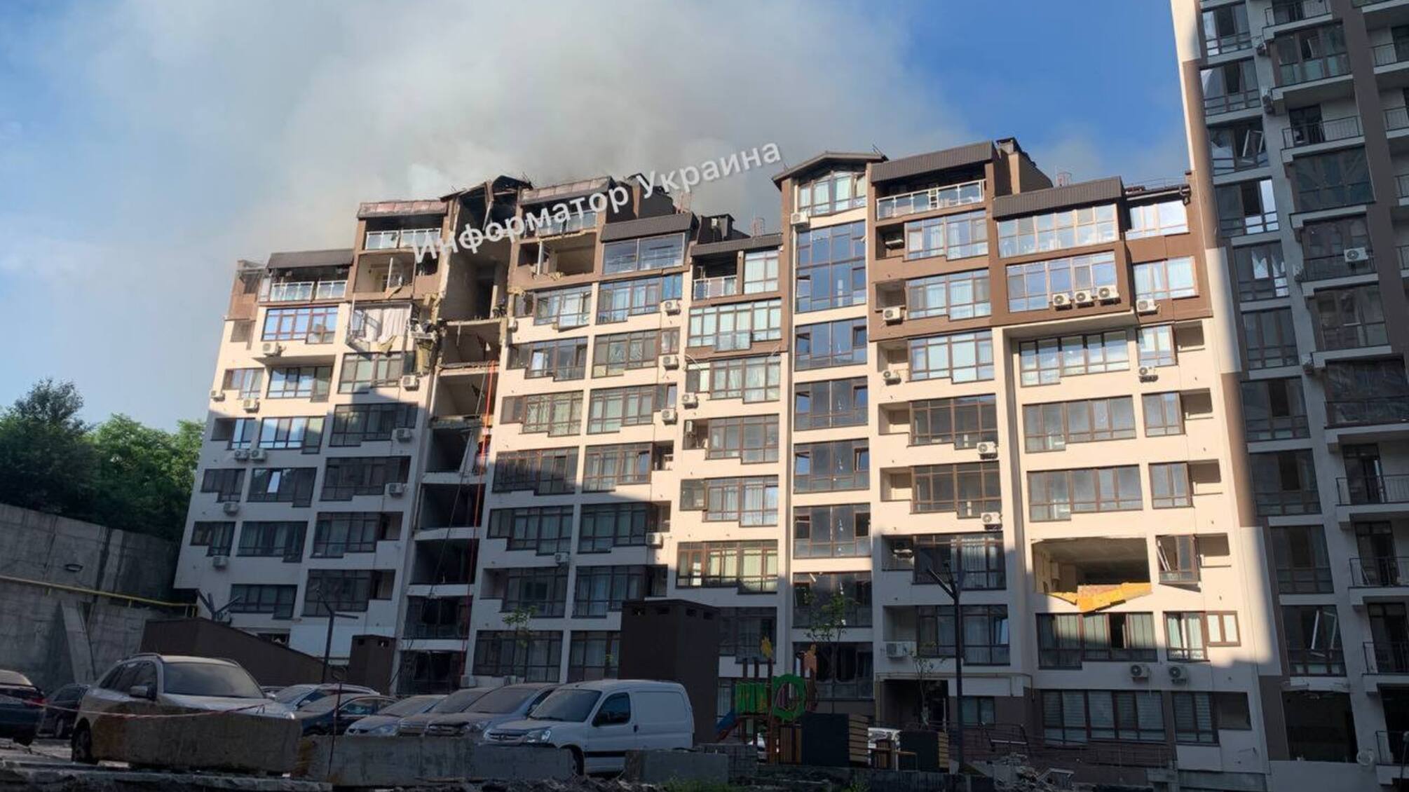 ГСЧС: в Киеве в результате обстрела, загорелся 9-этажный дом