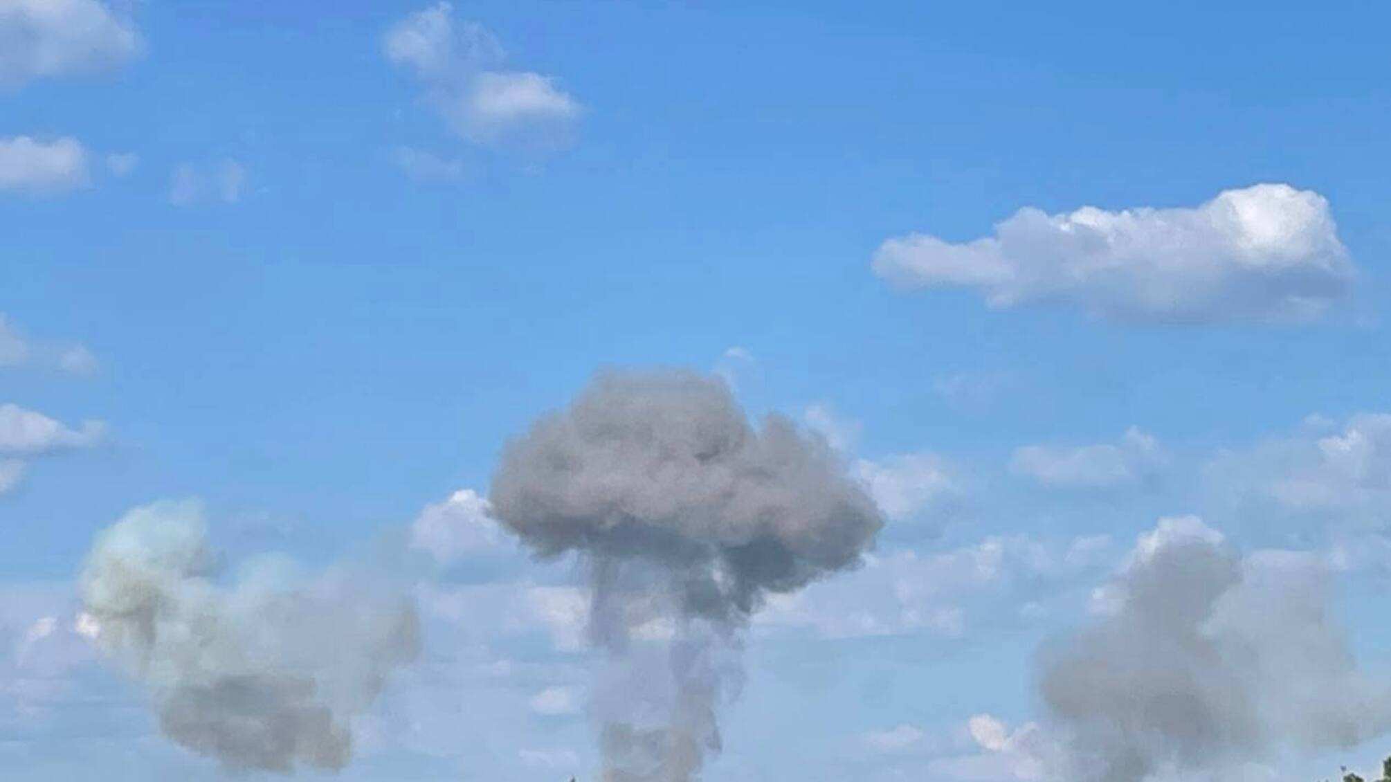 Оккупанты ударили ракетой по СТО 'Автодизель' в Днепре: подробности
