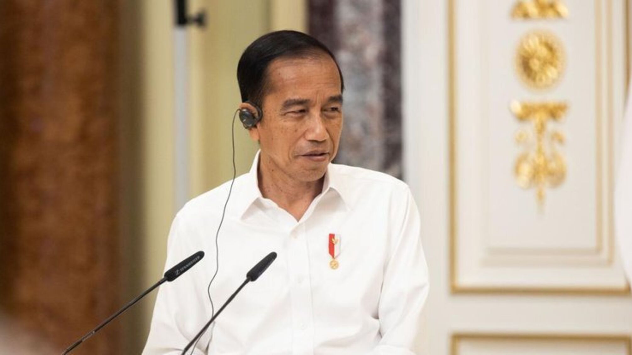 Приехавший в Москву президент Индонезии заявил, что передал путину послание от Зеленского