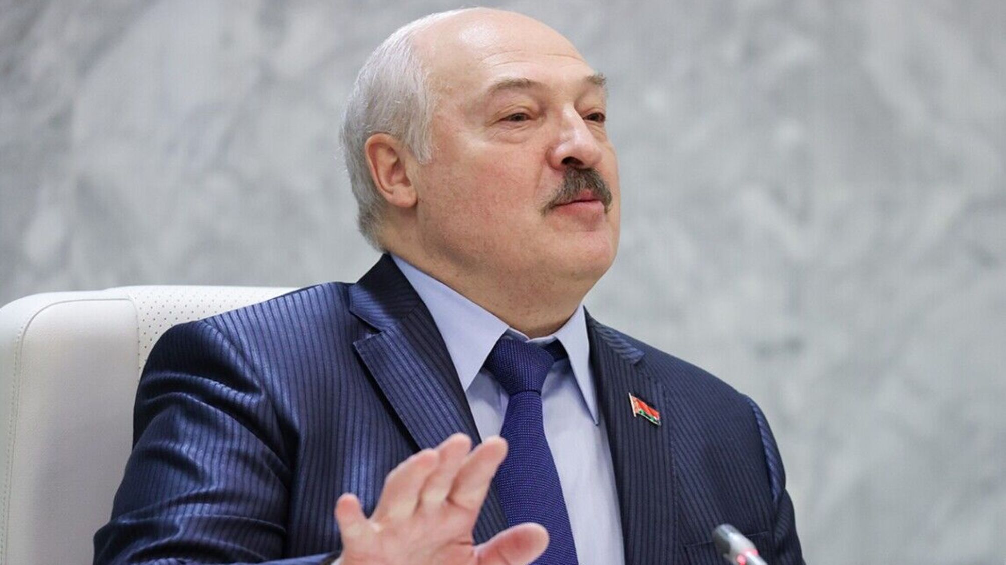 Лукашенко: склады ядерных боеприпасов – в россии, у нас их нет