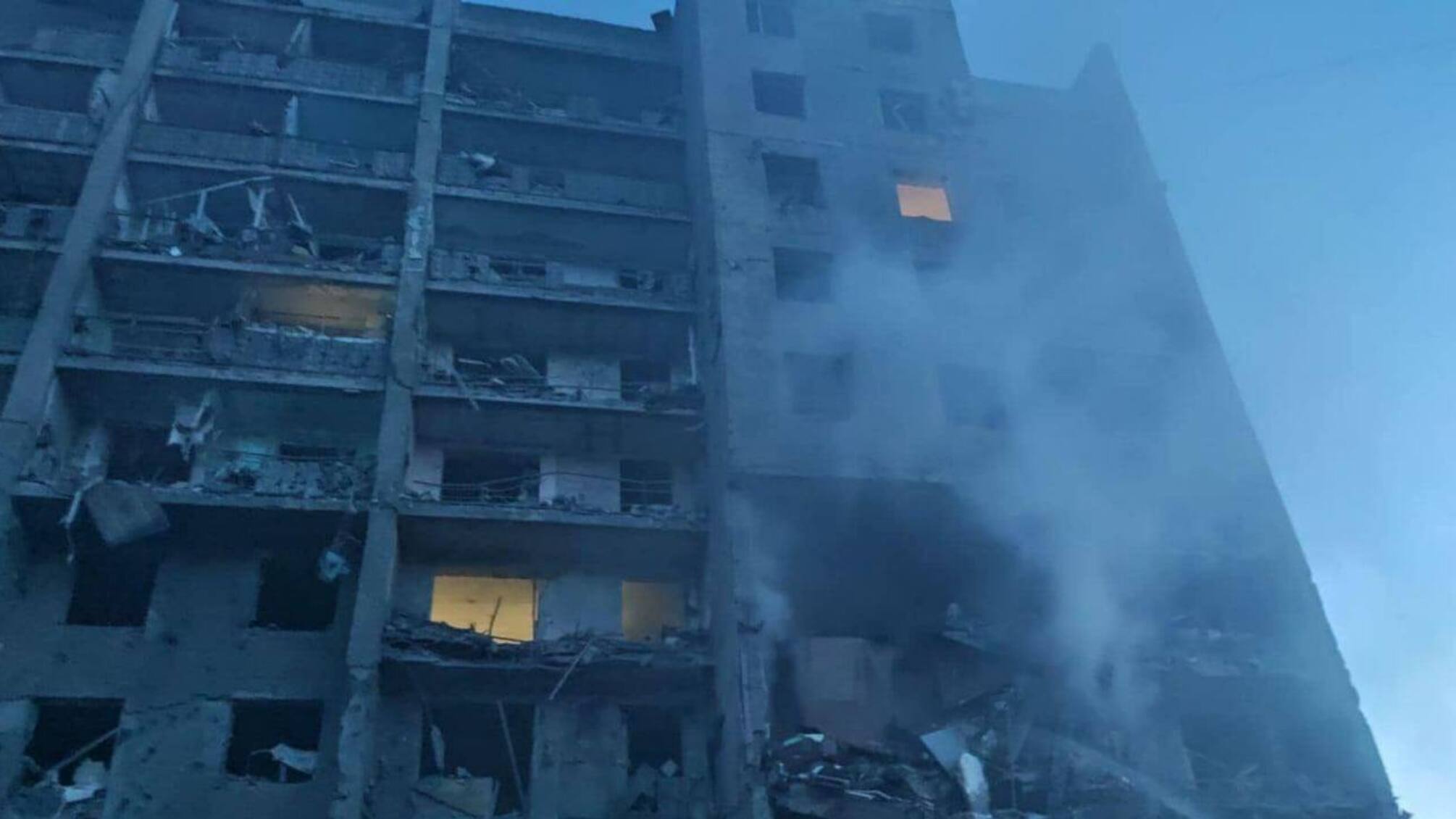 На Одещині російська ракета влучила в багатоповерхівку та бази відпочинку: відомо про 17 загиблих