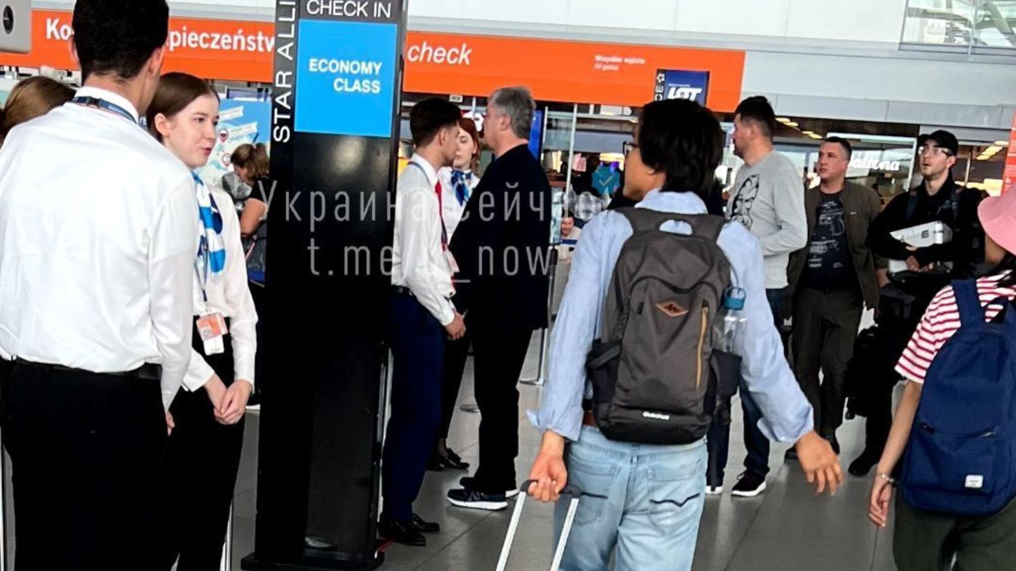 Порошенко Петро в аеропорту Варшави