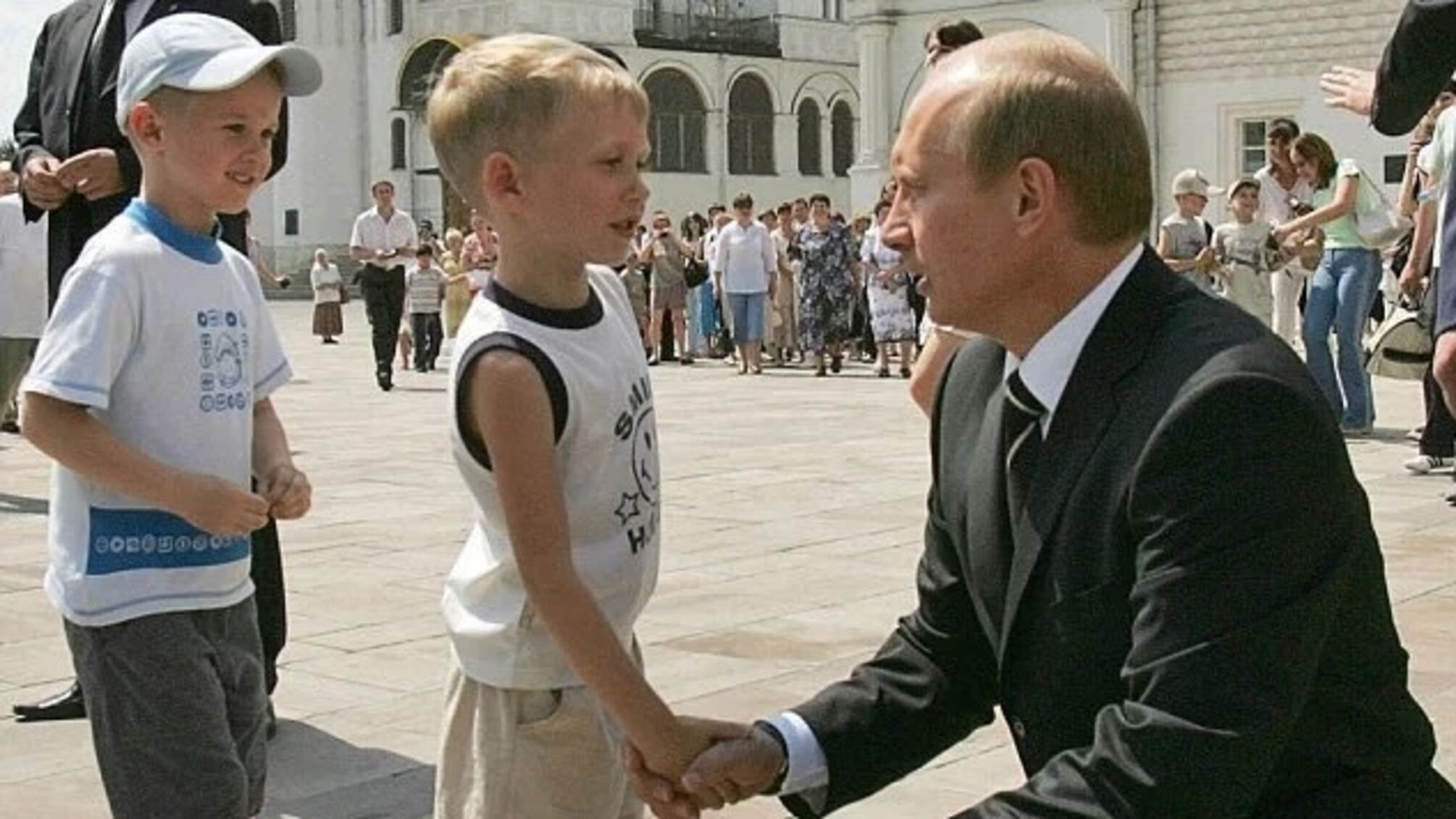 В России создают 'Путлерюгенд': будут принимать детей с 6 лет