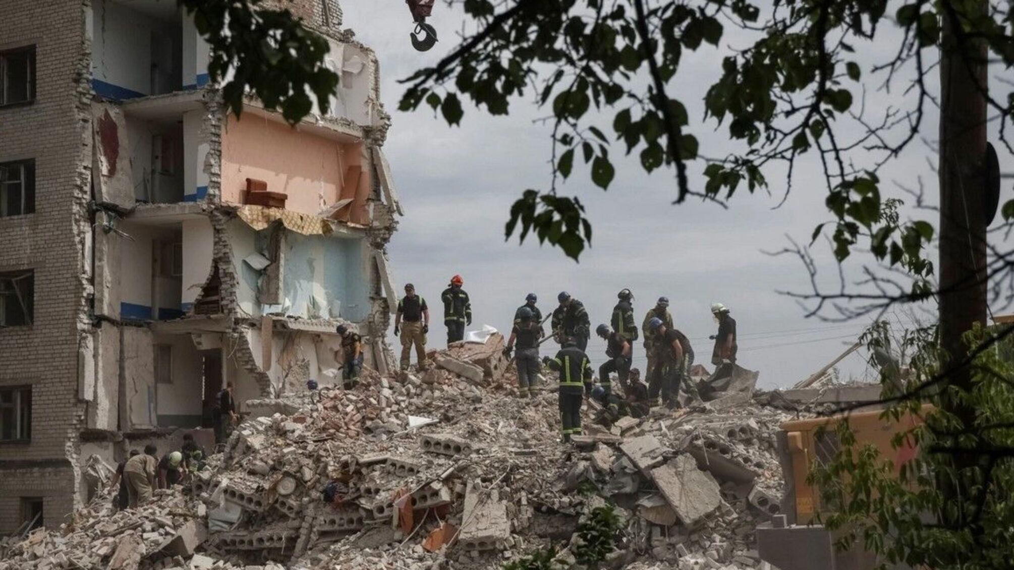Рятувальники завершили розбір завалів в Часовому Яру: знайдено 48 тіл загиблих