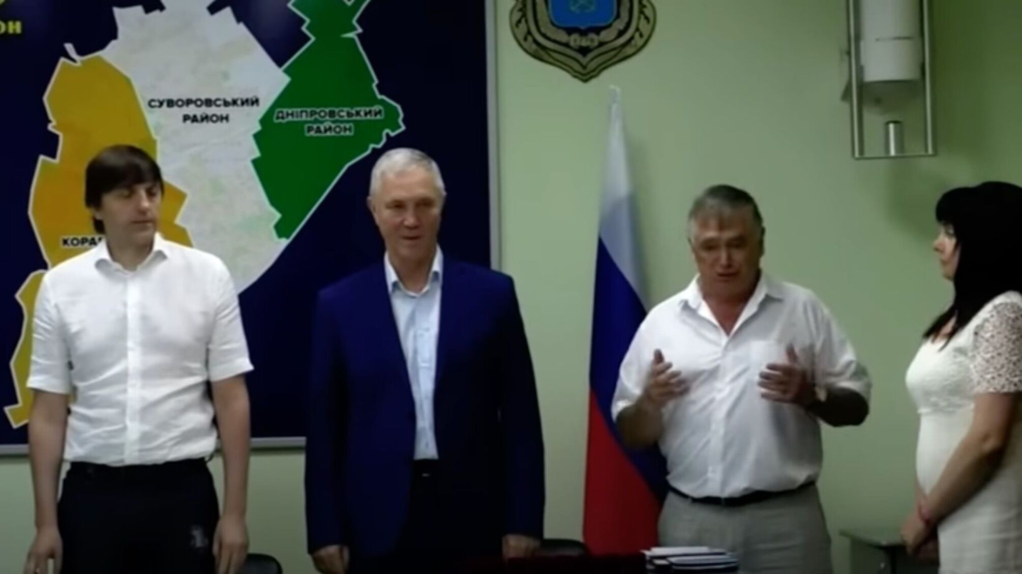 Коллаборанты отчитались о вручении херсонским выпускникам российских аттестатов