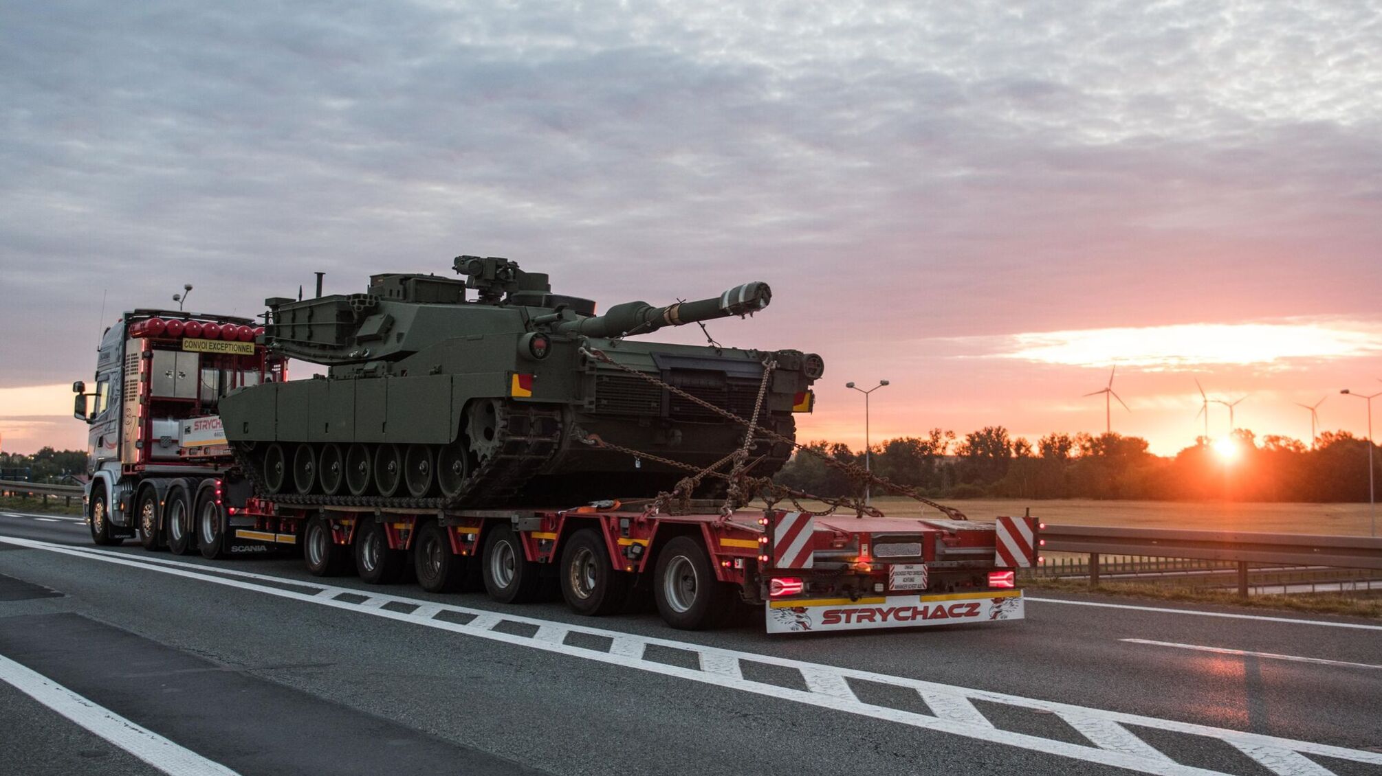 Семь 'Абрамсов' уже в Польше: страна пополняет арсенал танков после передачи Т-72 Украине