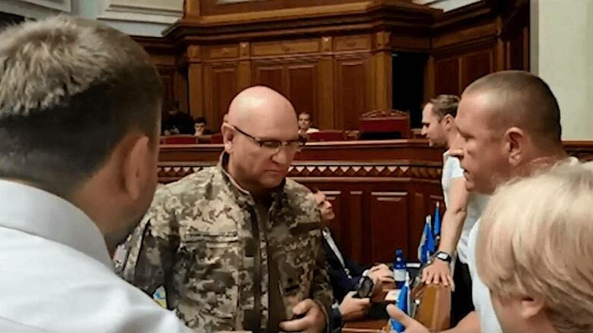 'Выйди на хер отсюда': в Верховной Раде нардепа Шевченко затравили за военную форму