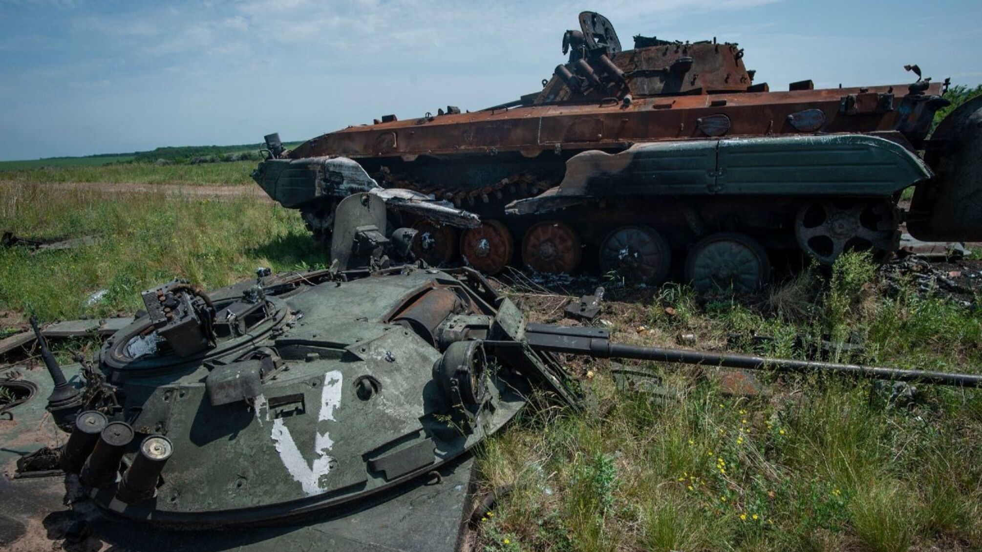 Артиллеристы ВМС уничтожили 7 БМД, танк и БМП россиян (фото)