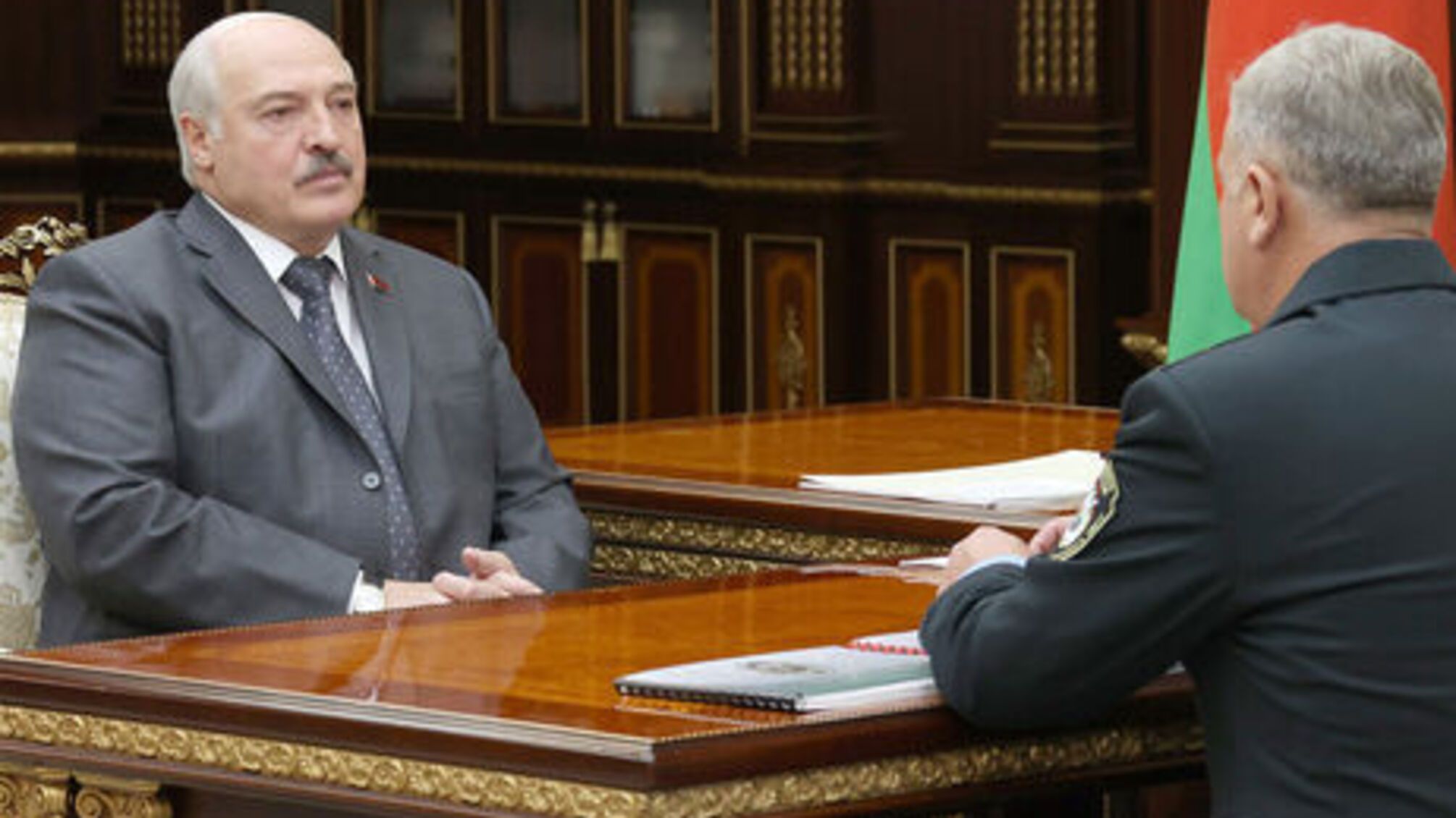Лукашенко приказал вооружить