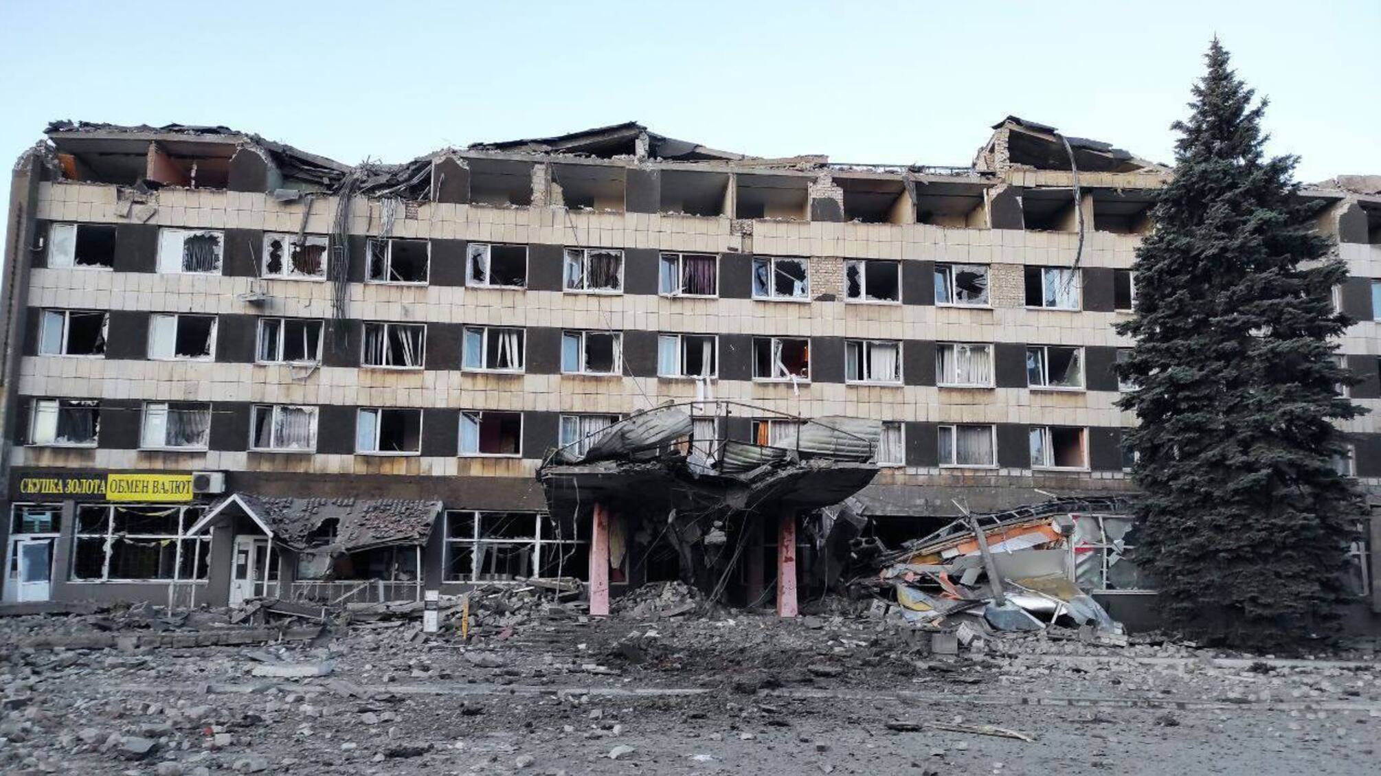 ЗСУ знищили 100 росіян ударом по командному пункту, що знаходився в готелі міста Красний Луч