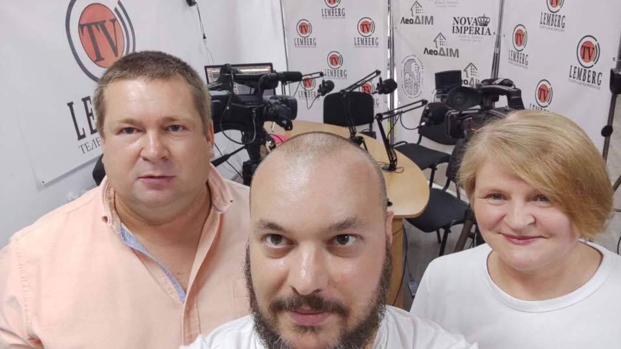 Виктор Палас (слева) в студии 'LEMBERG TV'