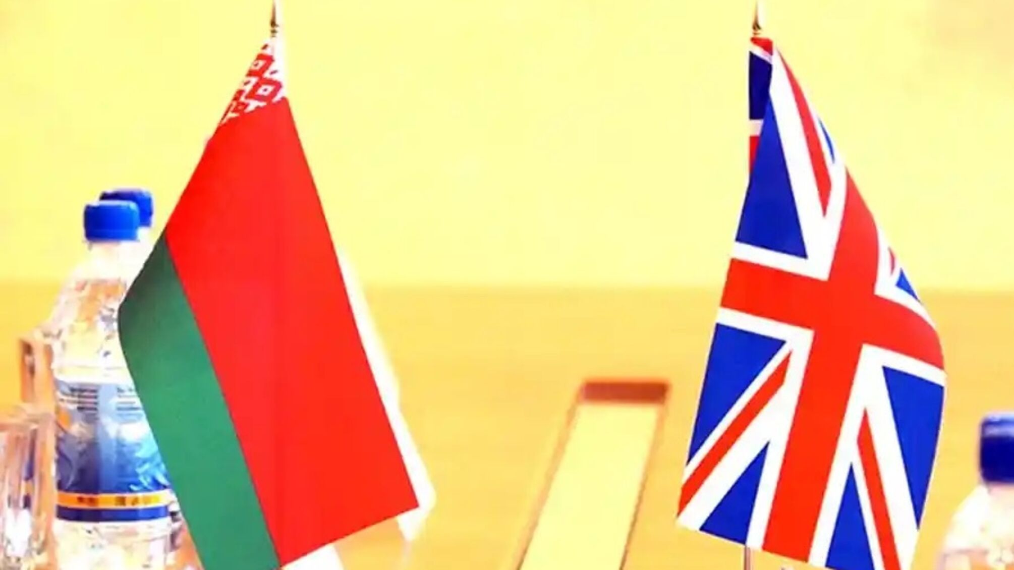 Білорусь відкликає свого посла з Лондону