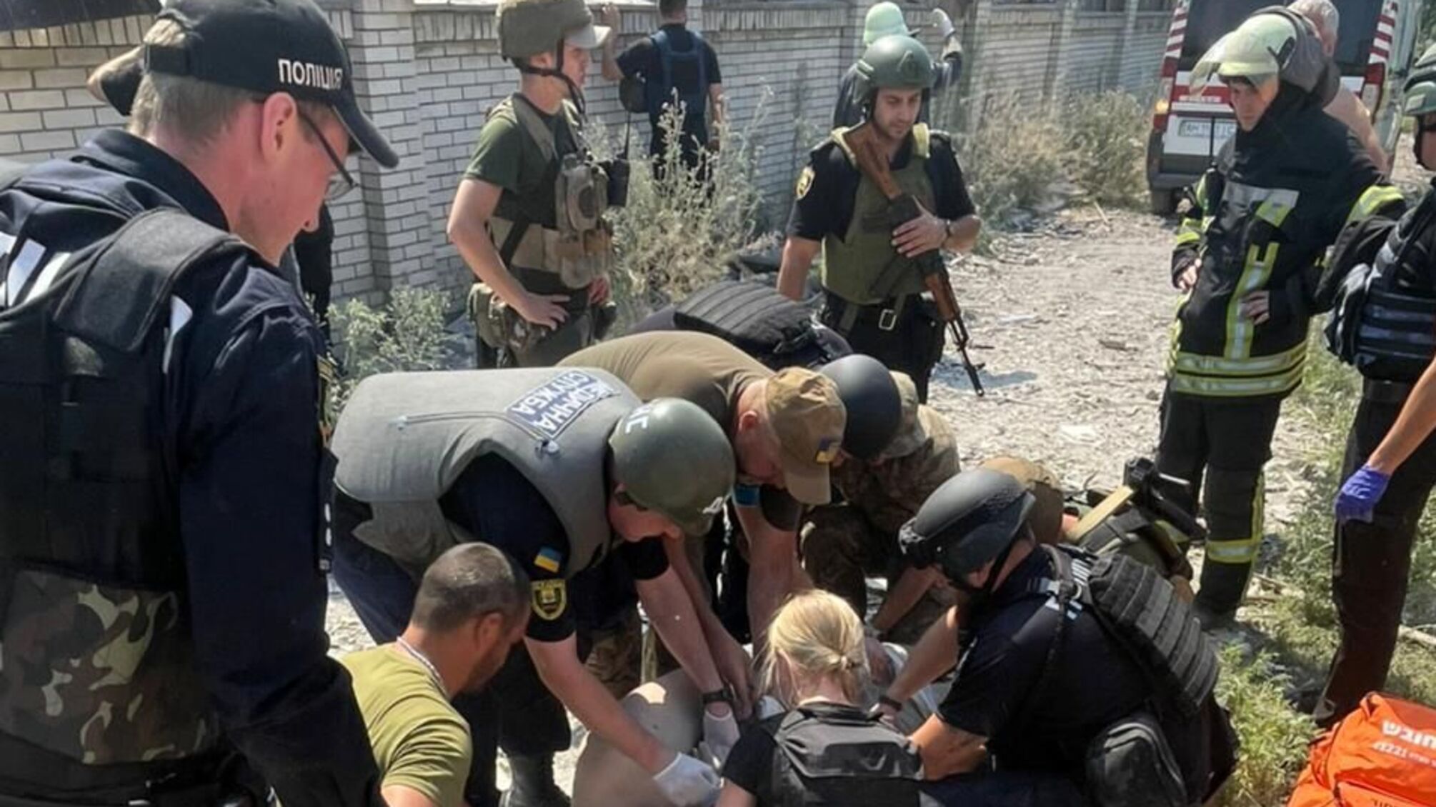 люди рятувальники