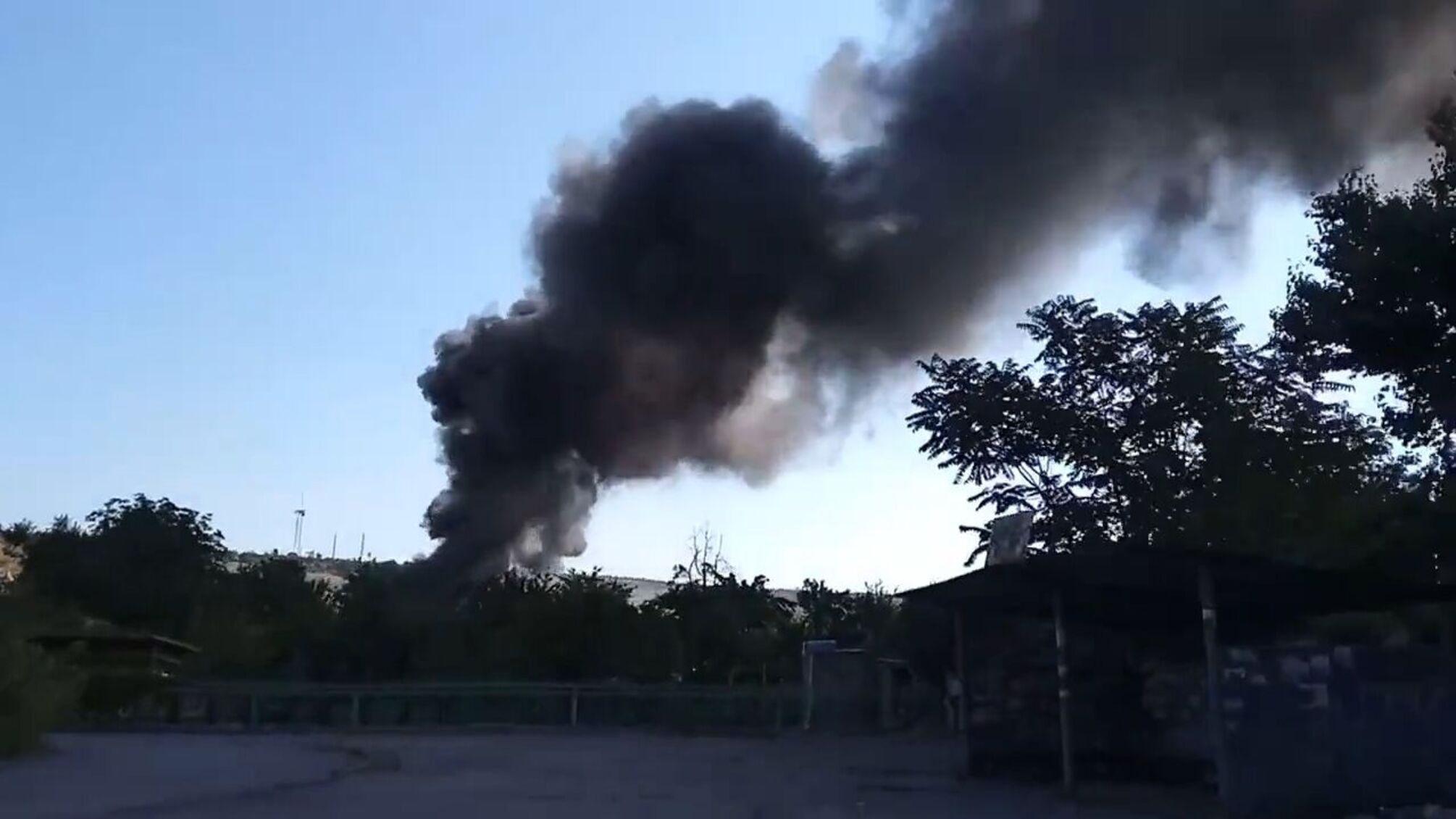 В Луганской области 'хлопок': говорят о взрыве боеприпасов (видео)