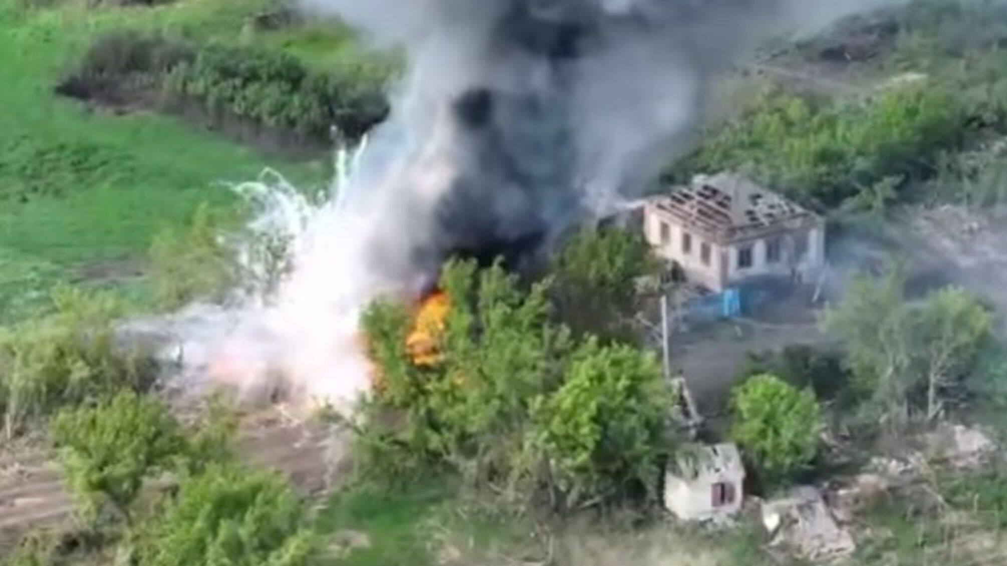 подорвали склад