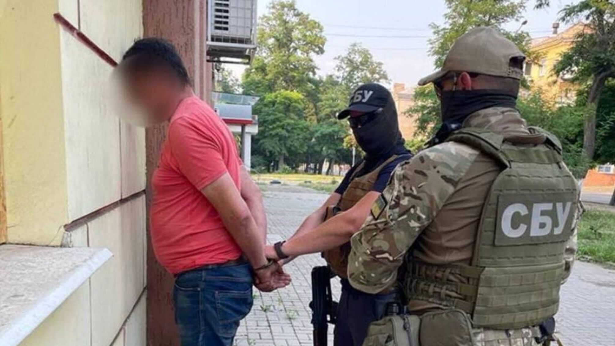 Передавав росіянам інформацію про ЗСУ: на Донбасі затримали зрадника