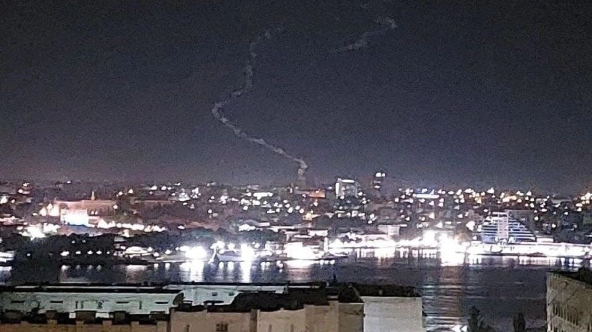 Нічна 'бавовна' в Севастополі