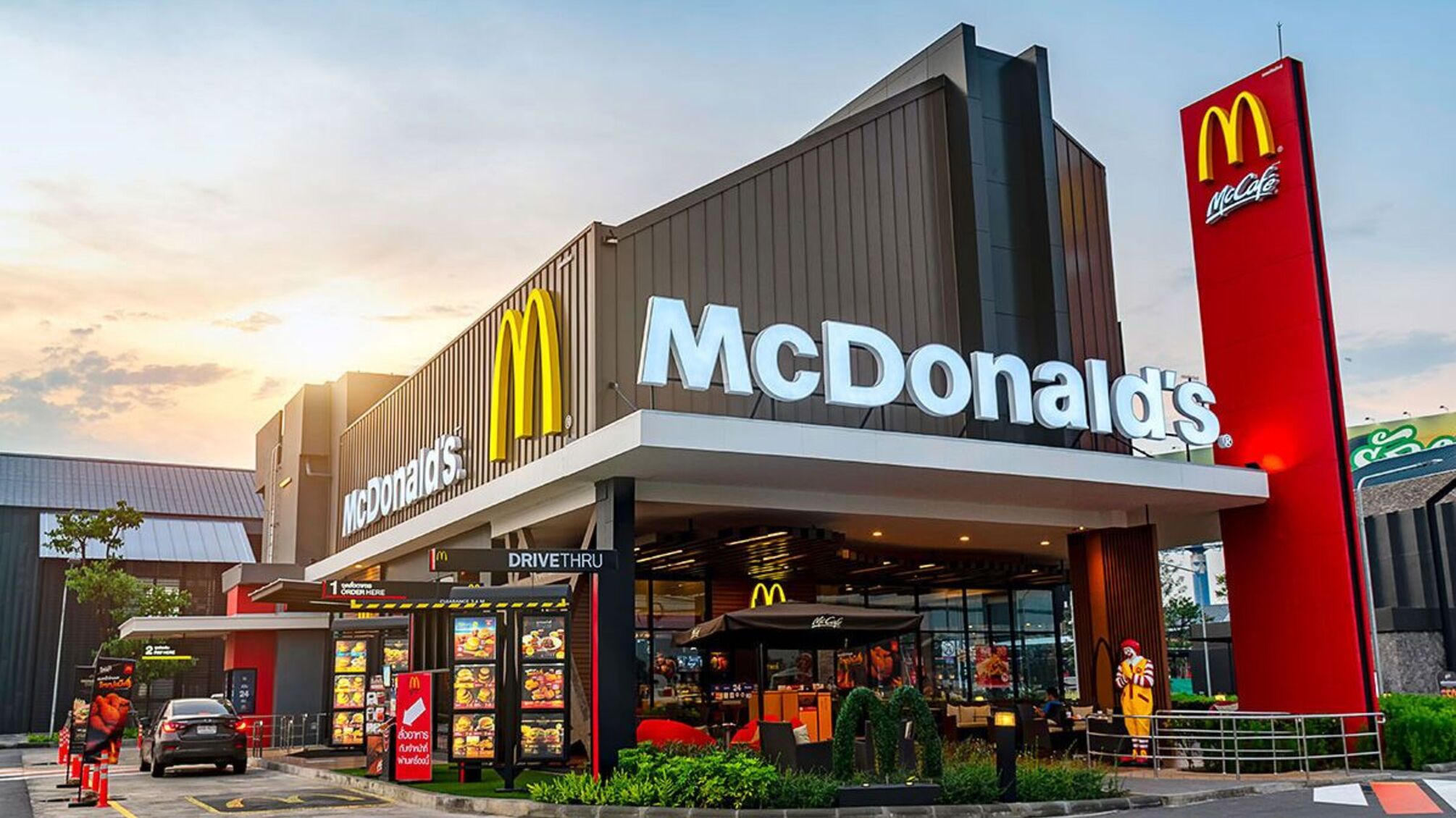 McDonald's повертається в Україну: стало відомо коли та де відкриються перші ресторани
