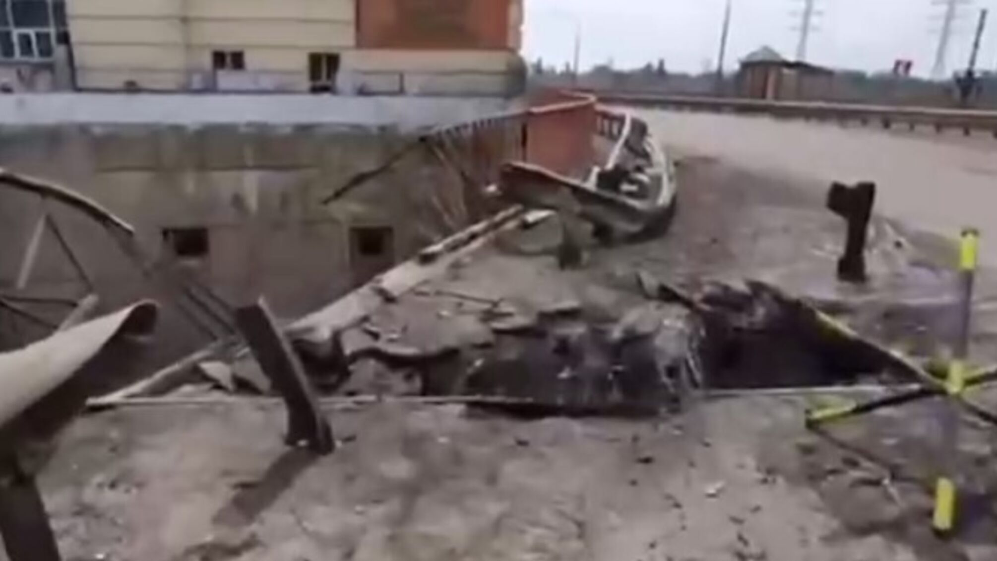 міст Каховський розбитий