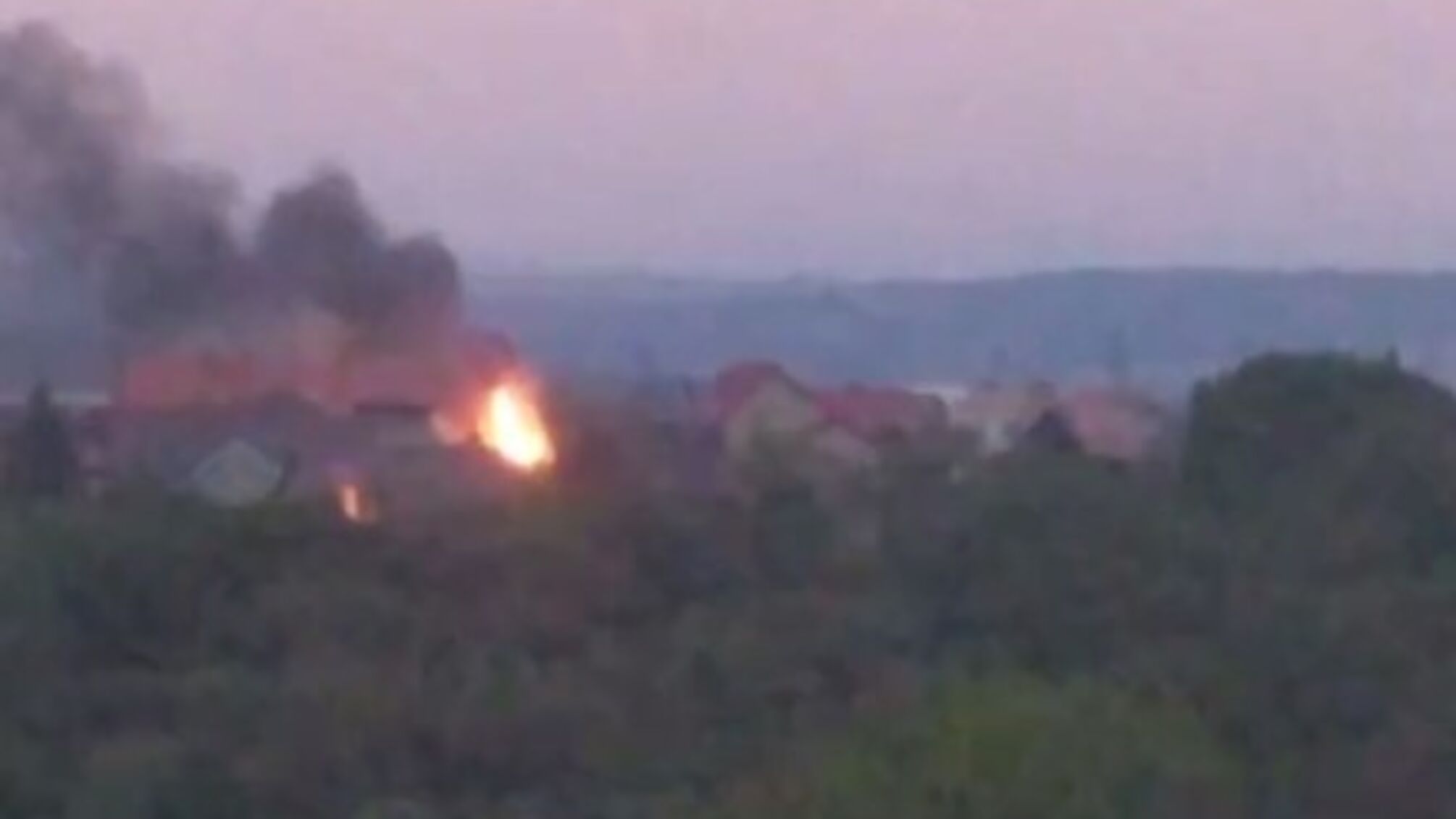 Зафіксовано масштабну пожежу в окупованій Ясинуватій