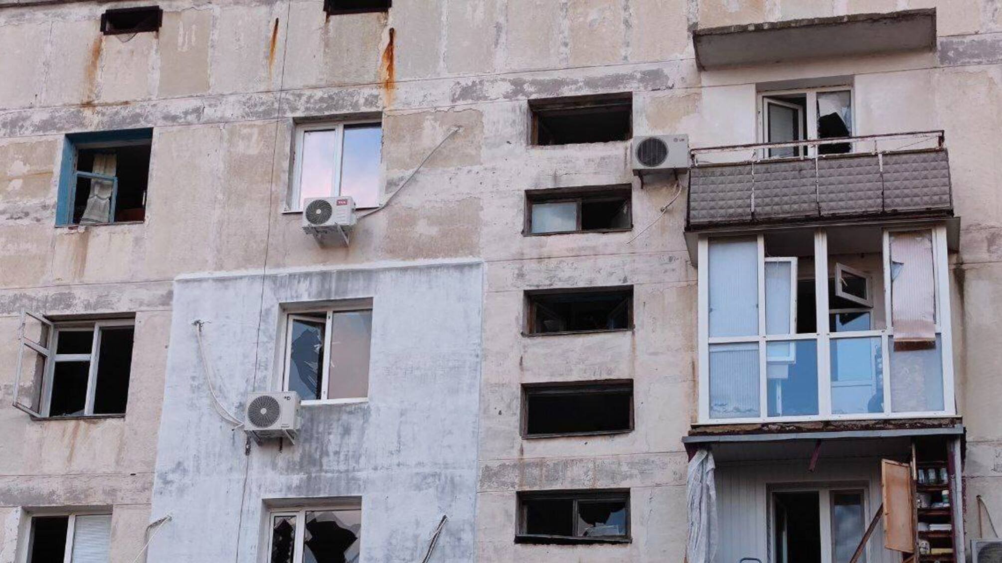 Вибух авіабази в Криму: окупаційна адміністрація назвала кількість пошкоджених будинків