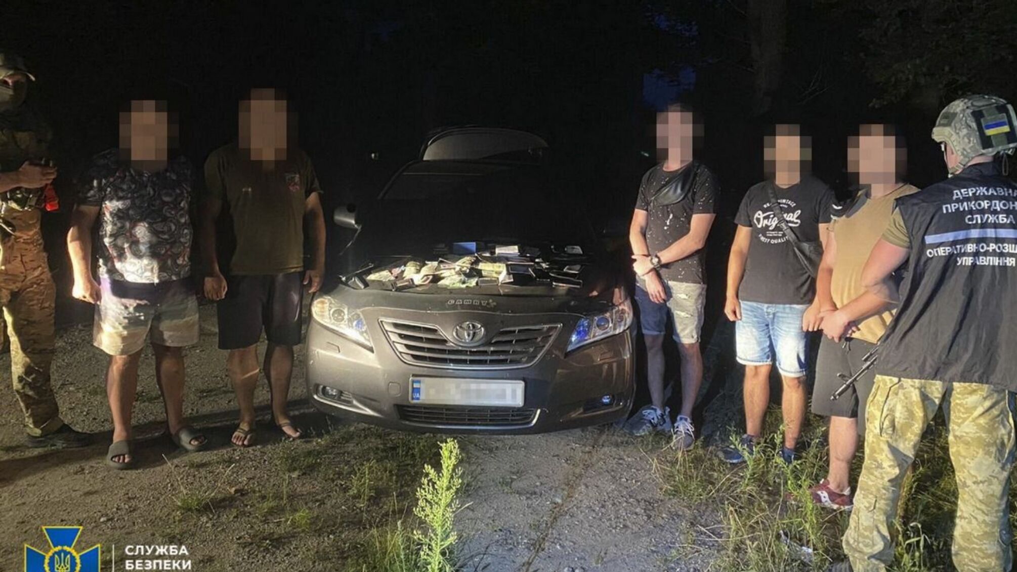 СБУ викрило чотири канали незаконного виїзду чоловіків