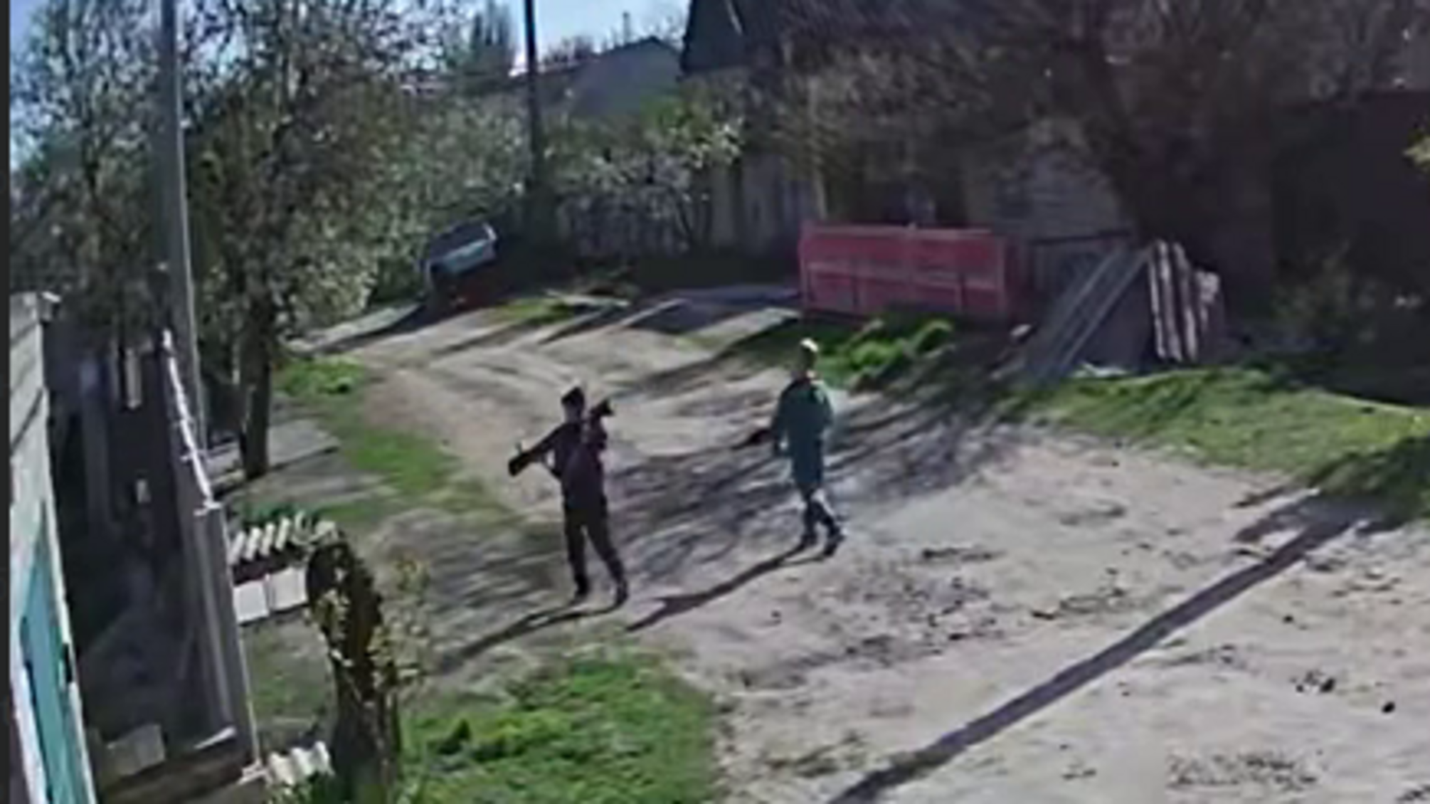 У Херсоні діти вистрілили з РПГ по житловому будинку (відео)