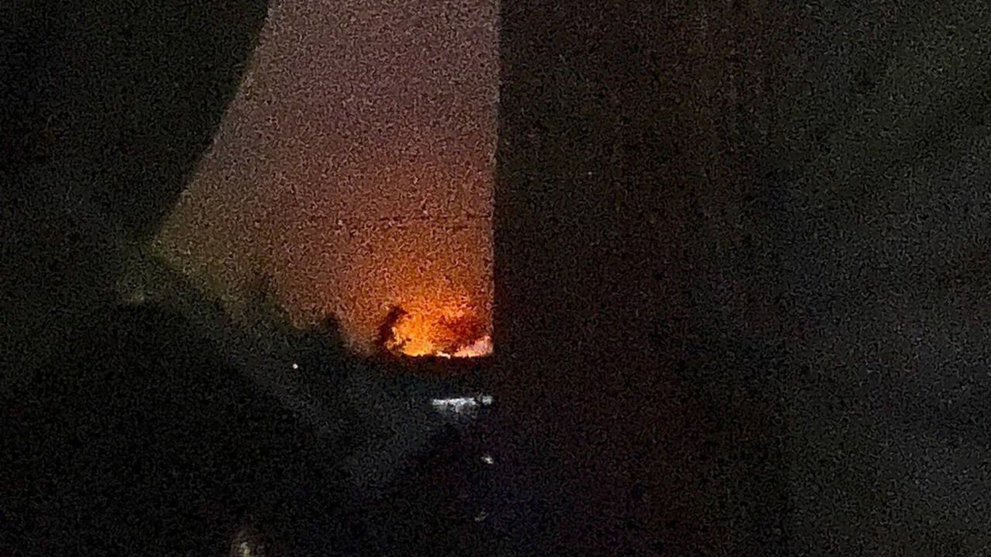Під Луганськом горить склад БК окупантів: місцеві підтвердили 'приліт' (фото)