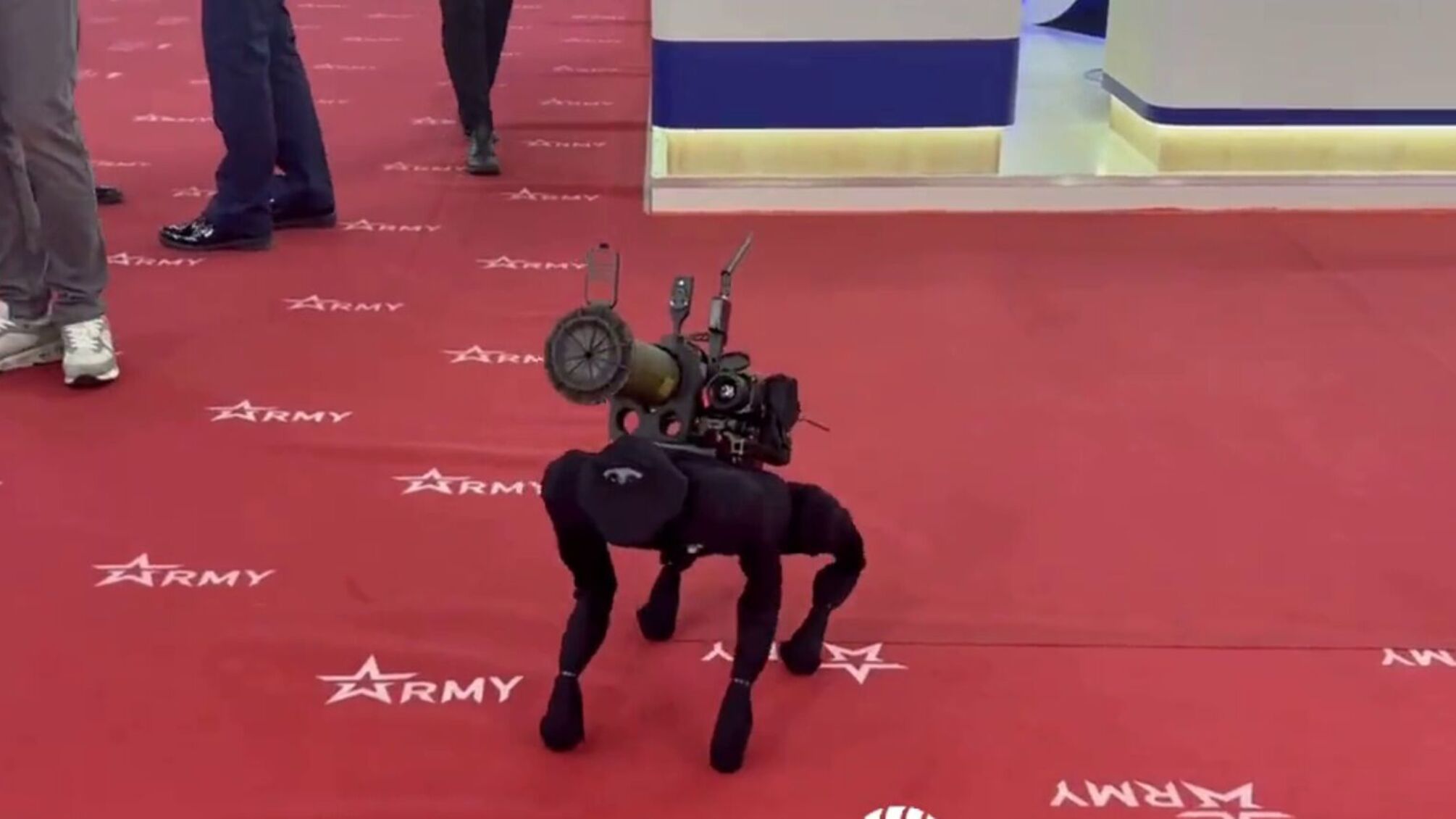 росіяни зганьбились на виставці армія 2022 робот собака