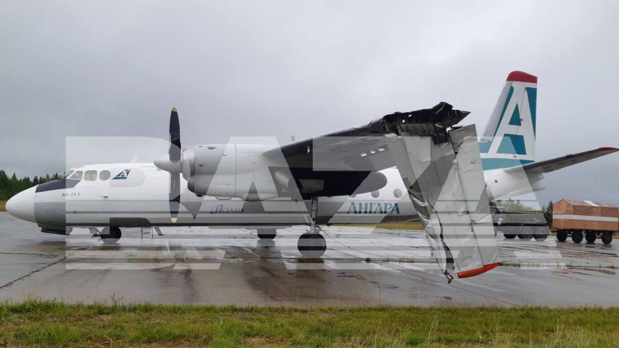 В Іркутській області росії при посадці у літака відірвало частину крила (фото)