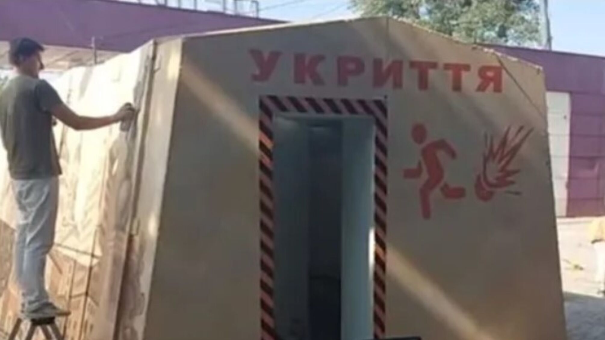 В Харькове установили первую остановку-укрытие: как выглядит и что известно