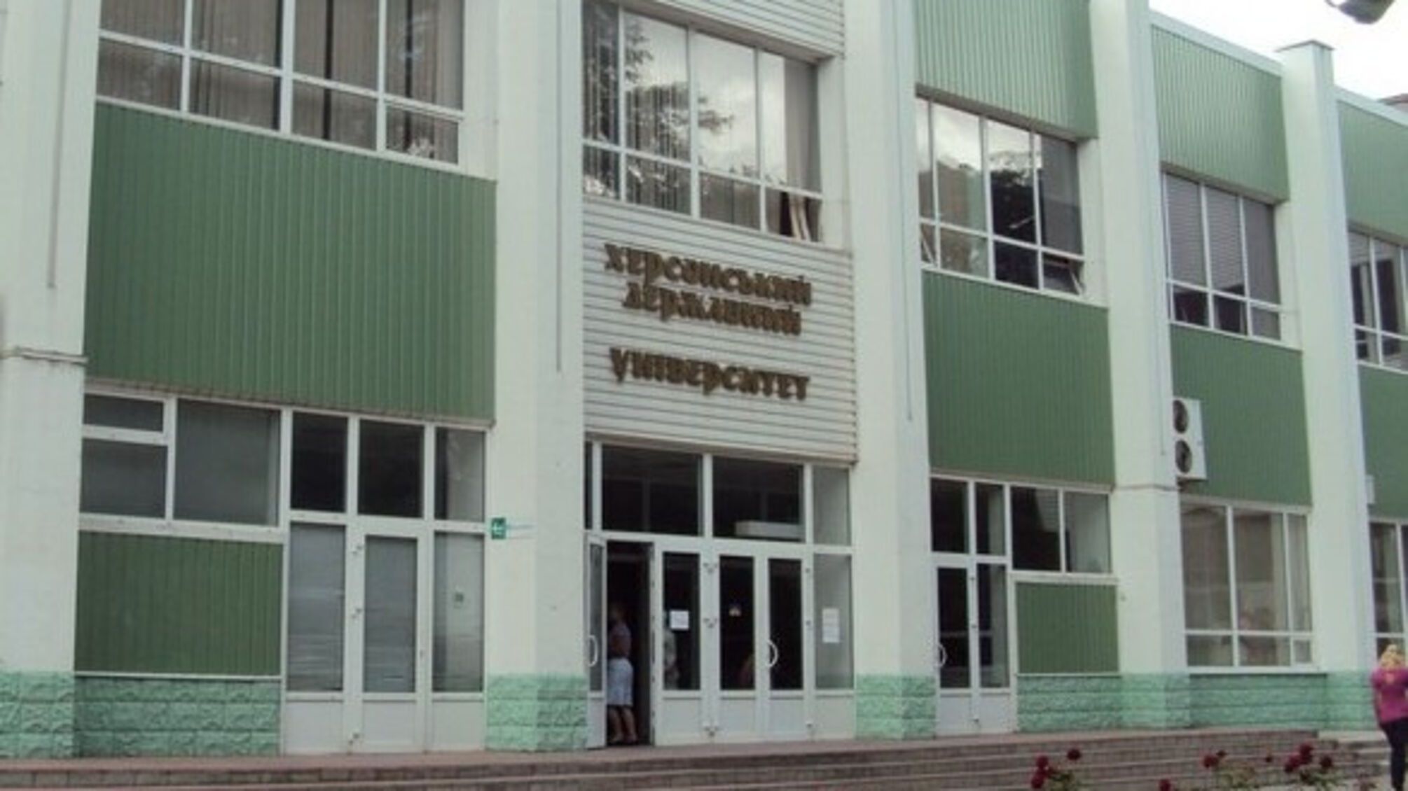 Окупанти набирають студентів у херсонський виш: керівник комісії – стрітрейсер, абітурієнти – з Камчатки